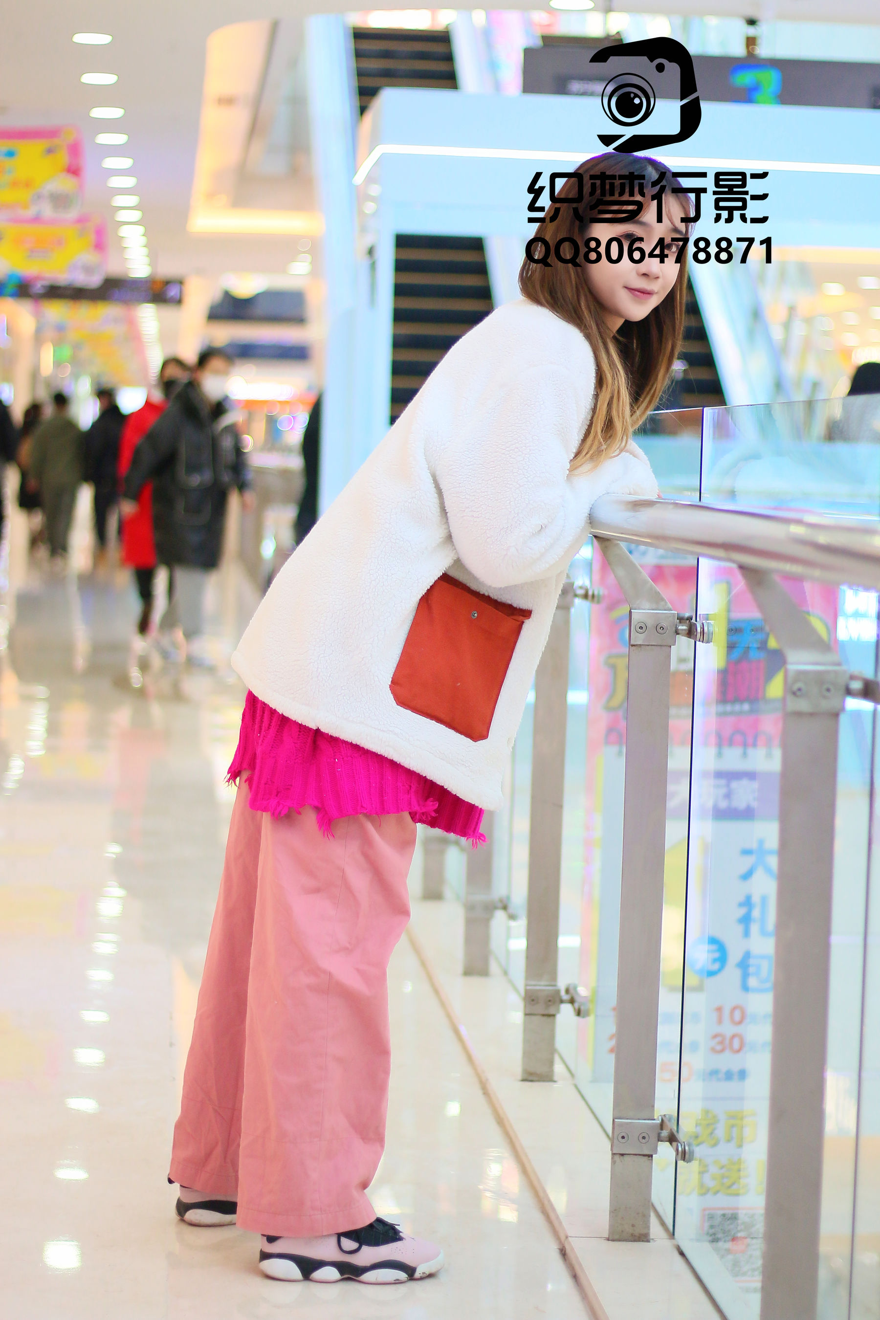 [织梦映像] 叱咤红人-商场多场景拍摄/(311P)