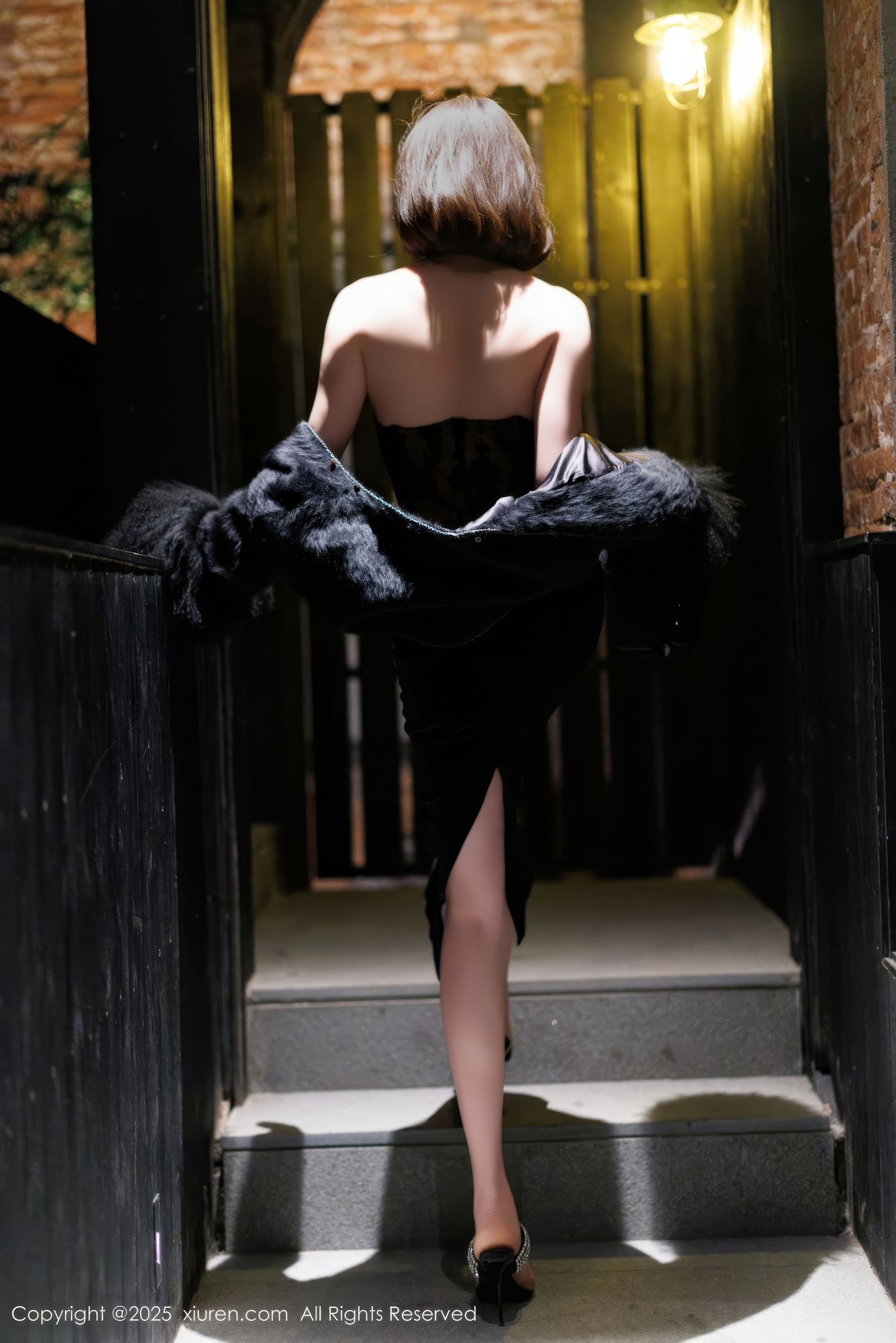 [秀人XiuRen] 2025.02.13 No.9880 徐莉芝Booty/(85P)