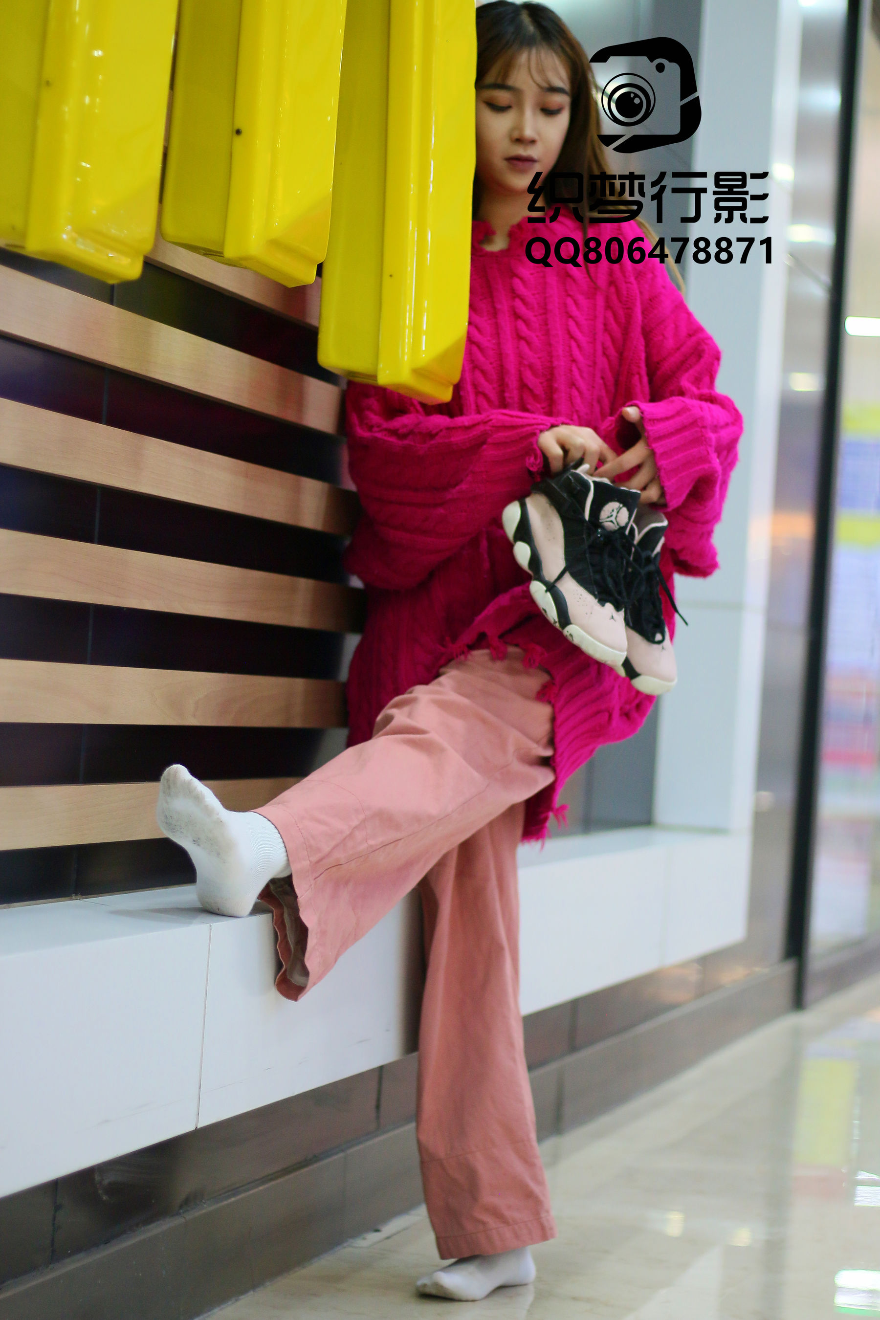 [织梦映像] 叱咤红人-商场多场景拍摄/(311P)