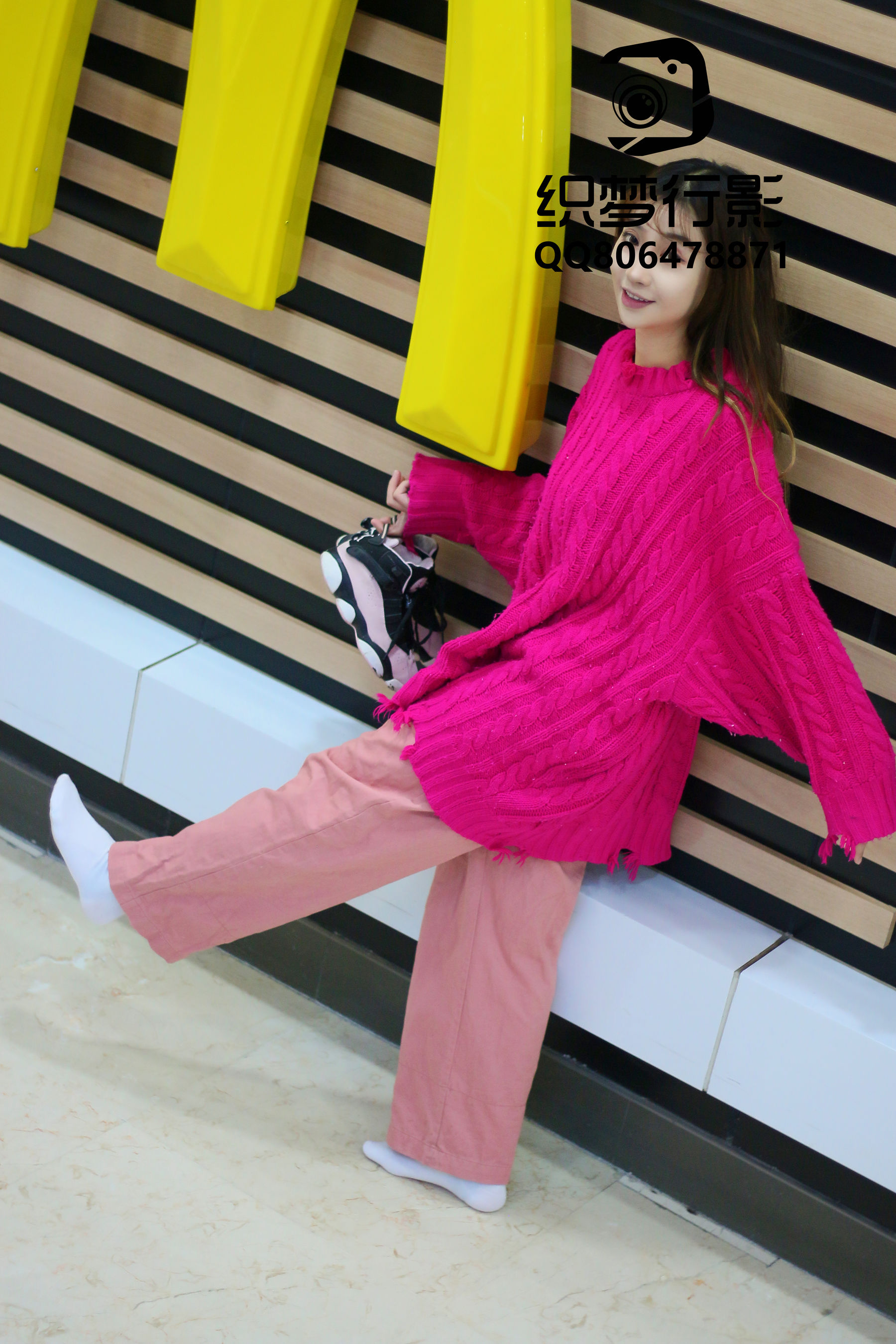 [织梦映像] 叱咤红人-商场多场景拍摄/(311P)