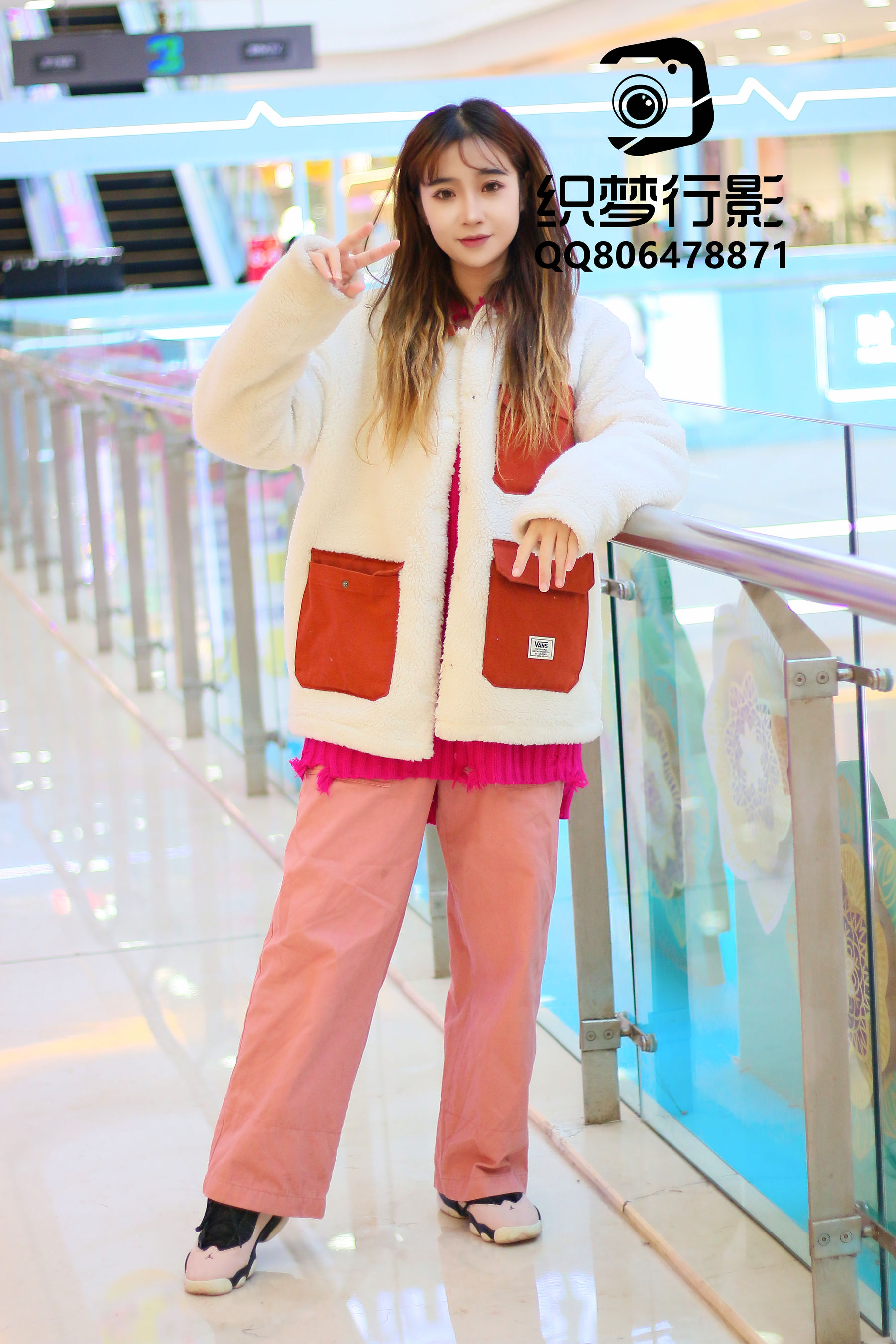 [织梦映像] 叱咤红人-商场多场景拍摄/(311P)