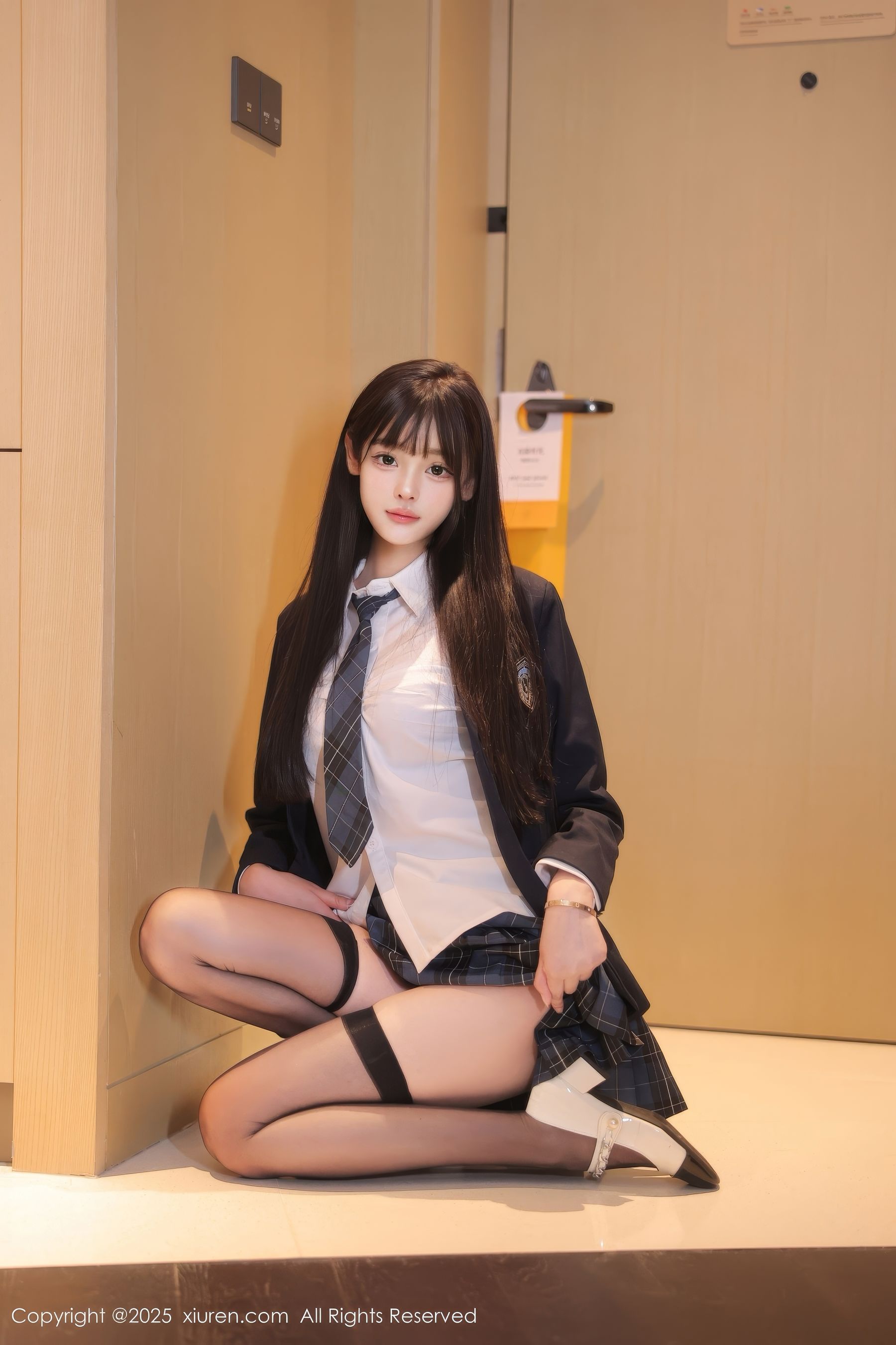 [秀人XiuRen] 2025.02.08 No.9853 余安安/(85P)