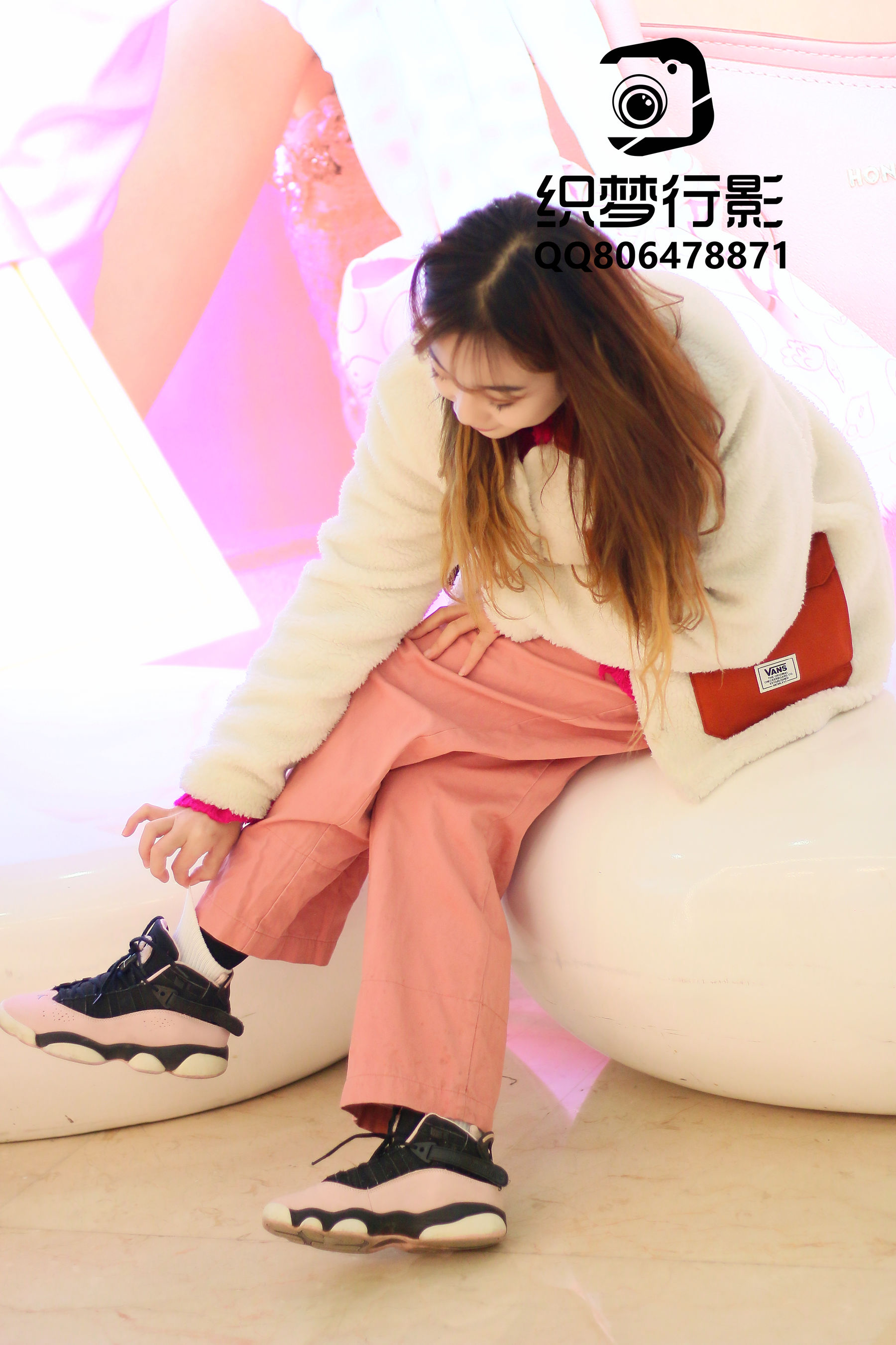 [织梦映像] 叱咤红人-商场多场景拍摄/(311P)