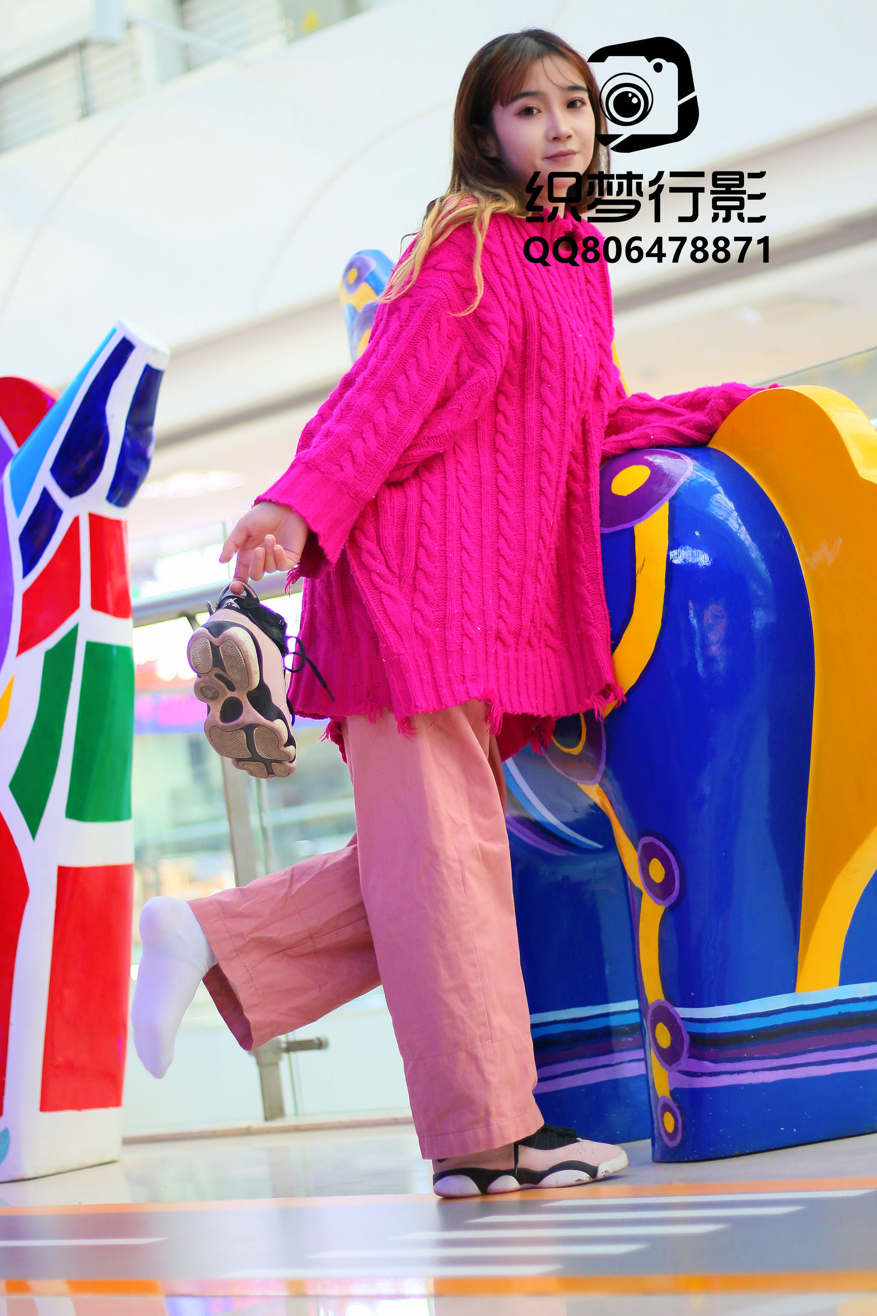 [织梦映像] 叱咤红人-商场多场景拍摄/(311P)