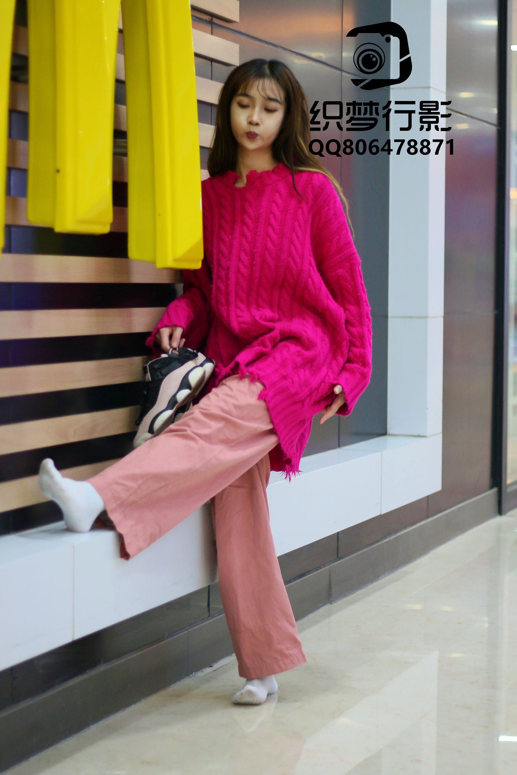 [织梦映像] 叱咤红人-商场多场景拍摄/(311P)