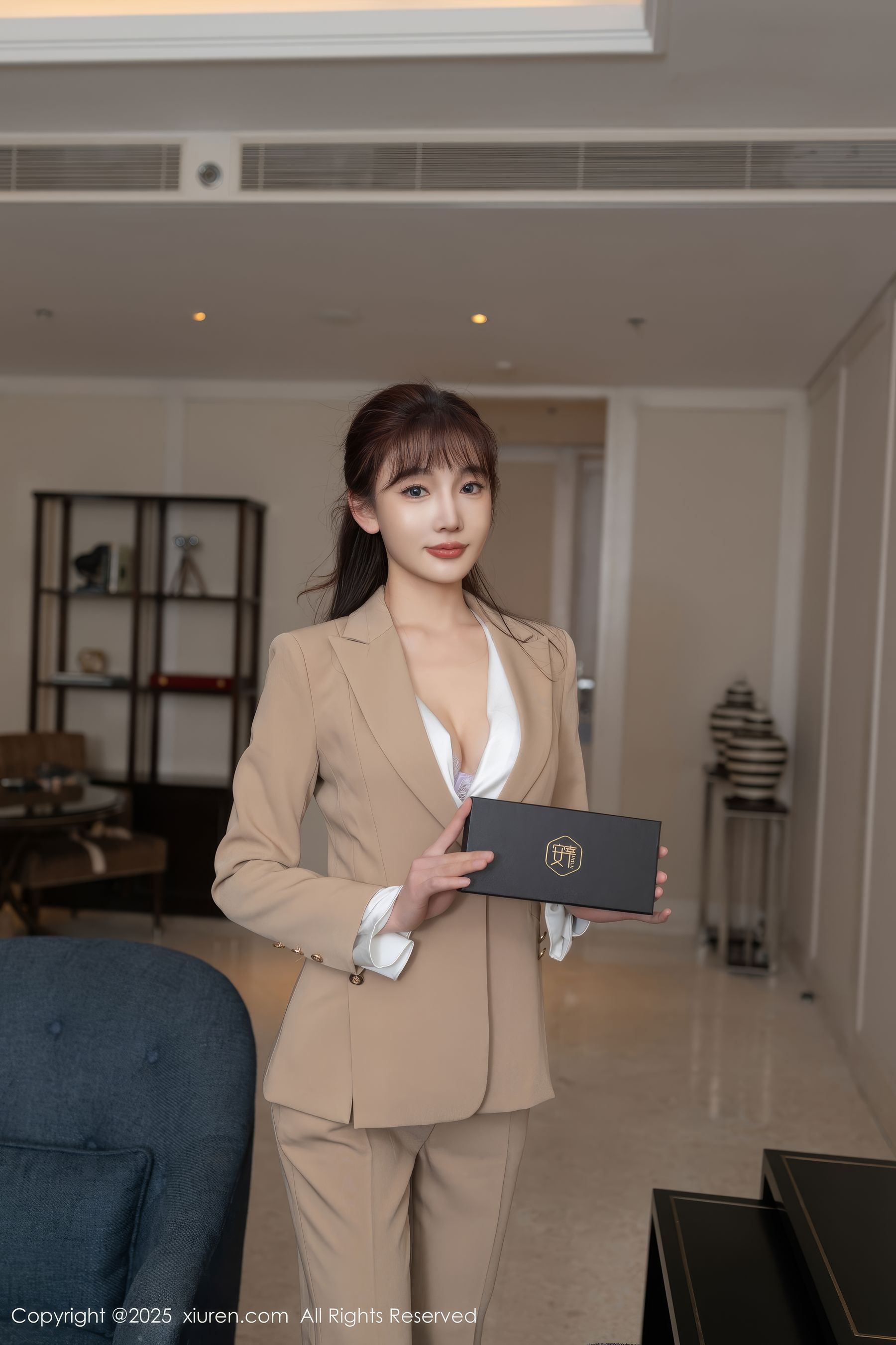 [秀人XiuRen] 2025.02.13 No.9881 陆萱萱/(82P)