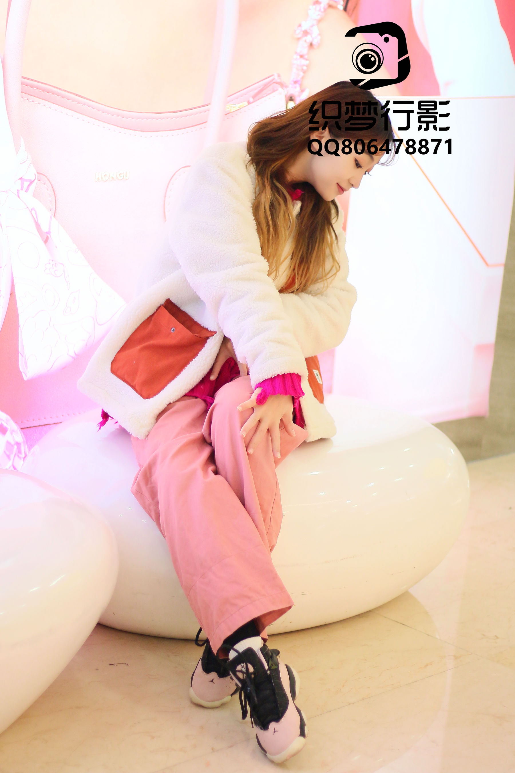 [织梦映像] 叱咤红人-商场多场景拍摄/(311P)