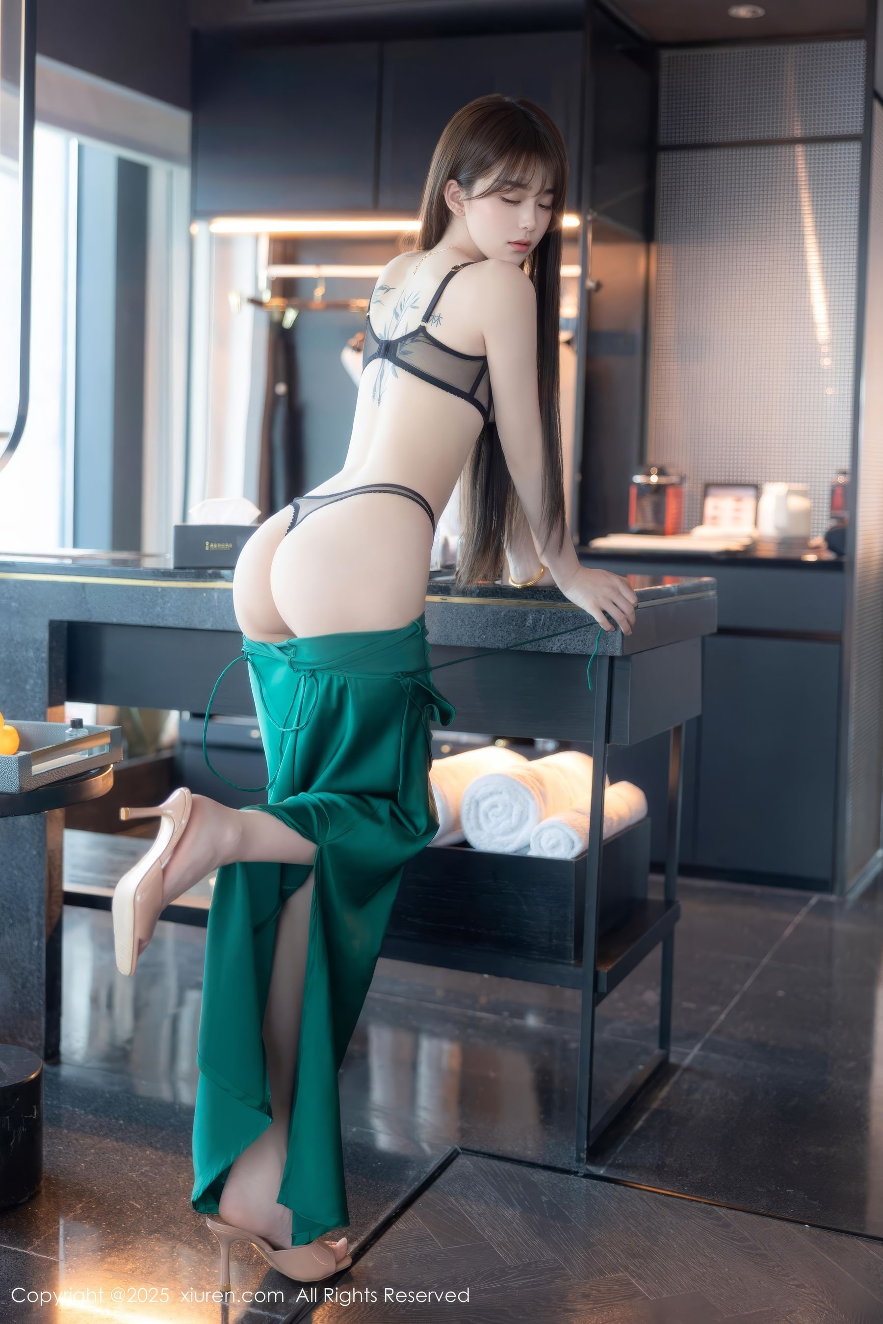 [秀人XiuRen] 2025.01.23 No.9803 奶瓶/(94P)