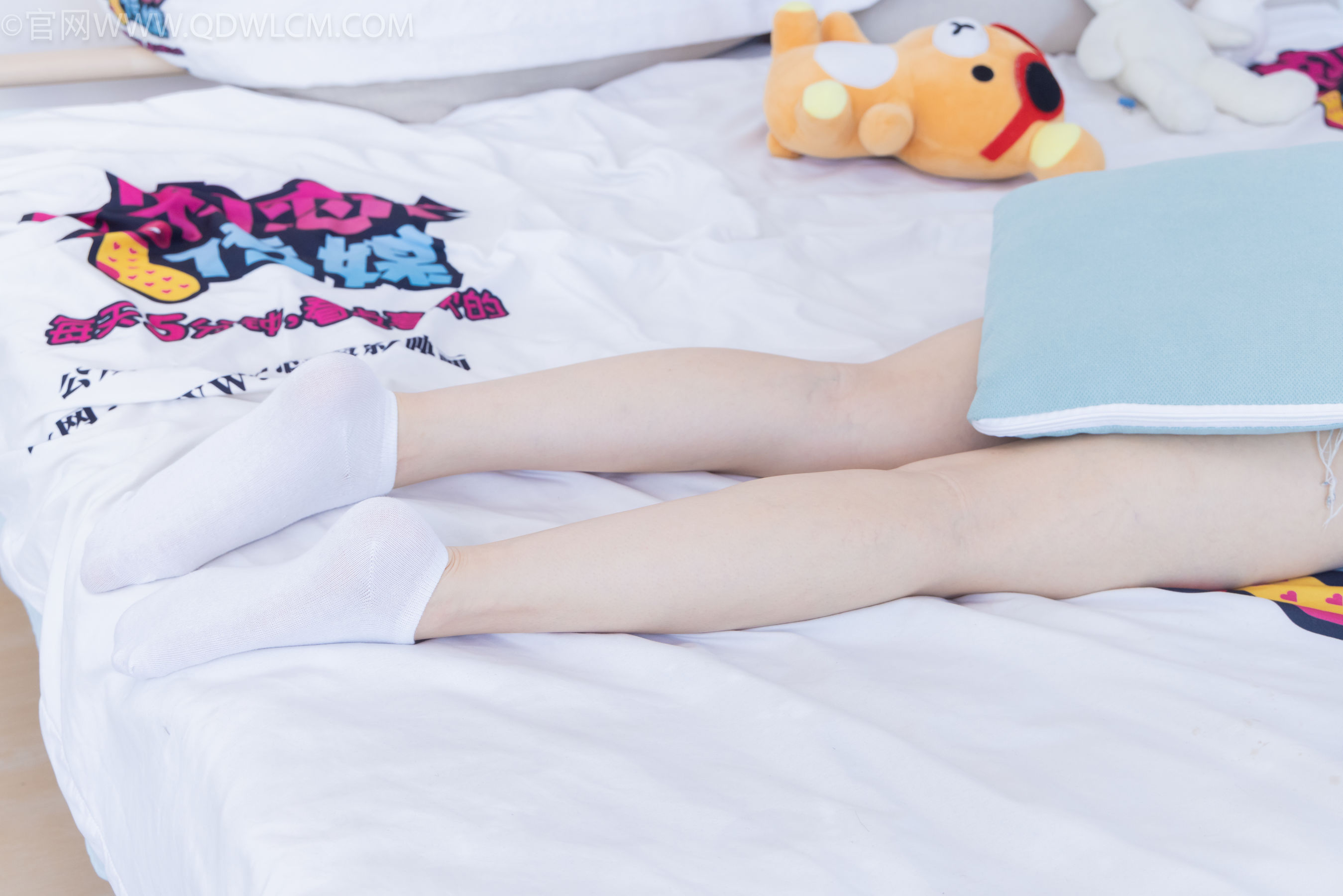 物恋传媒 No.2279 小竹 - 帆布鞋、白短棉袜/(154P)