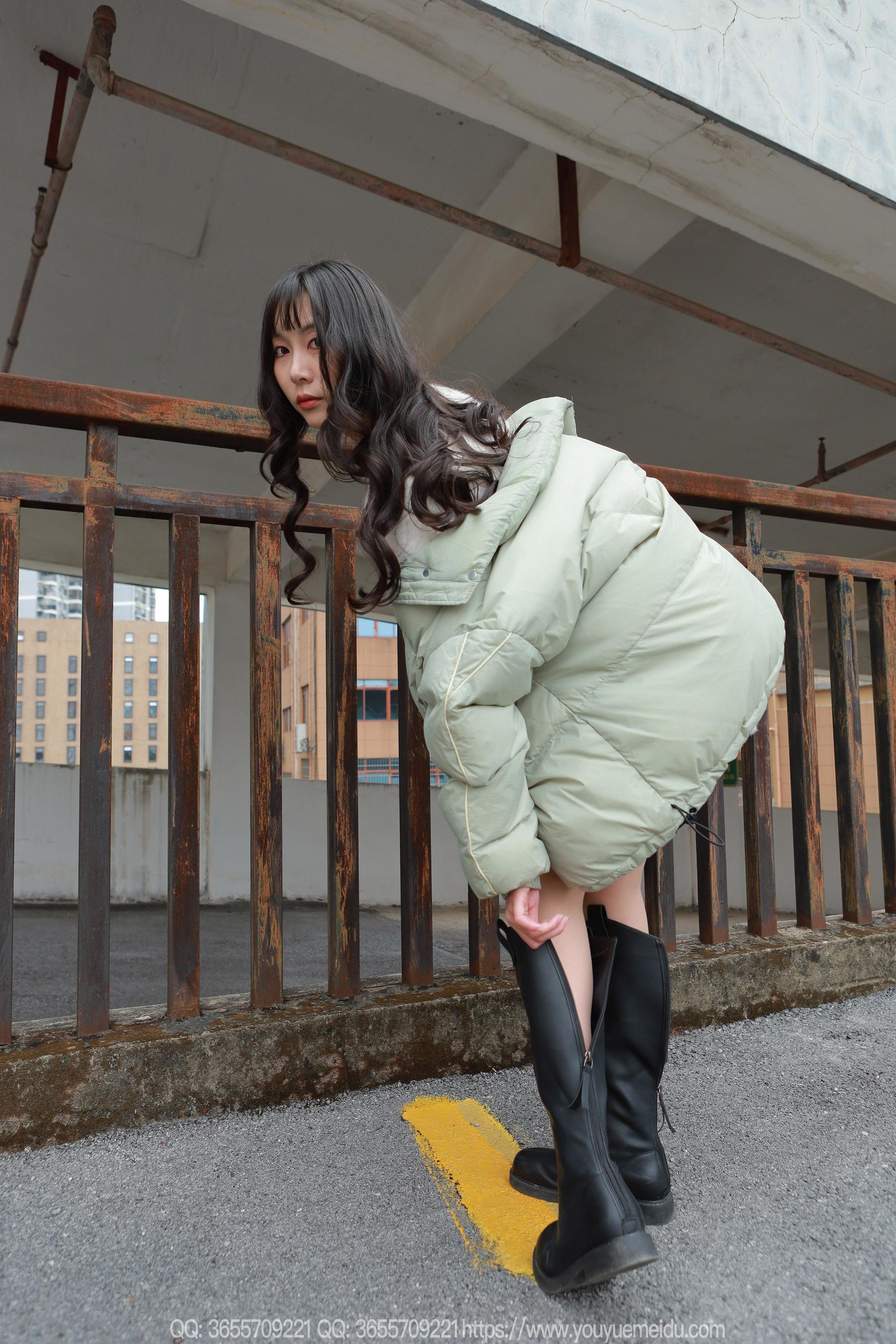 IESS异思趣向 - 模特： 团团 《长靴包臀裙（上）》/(88P)