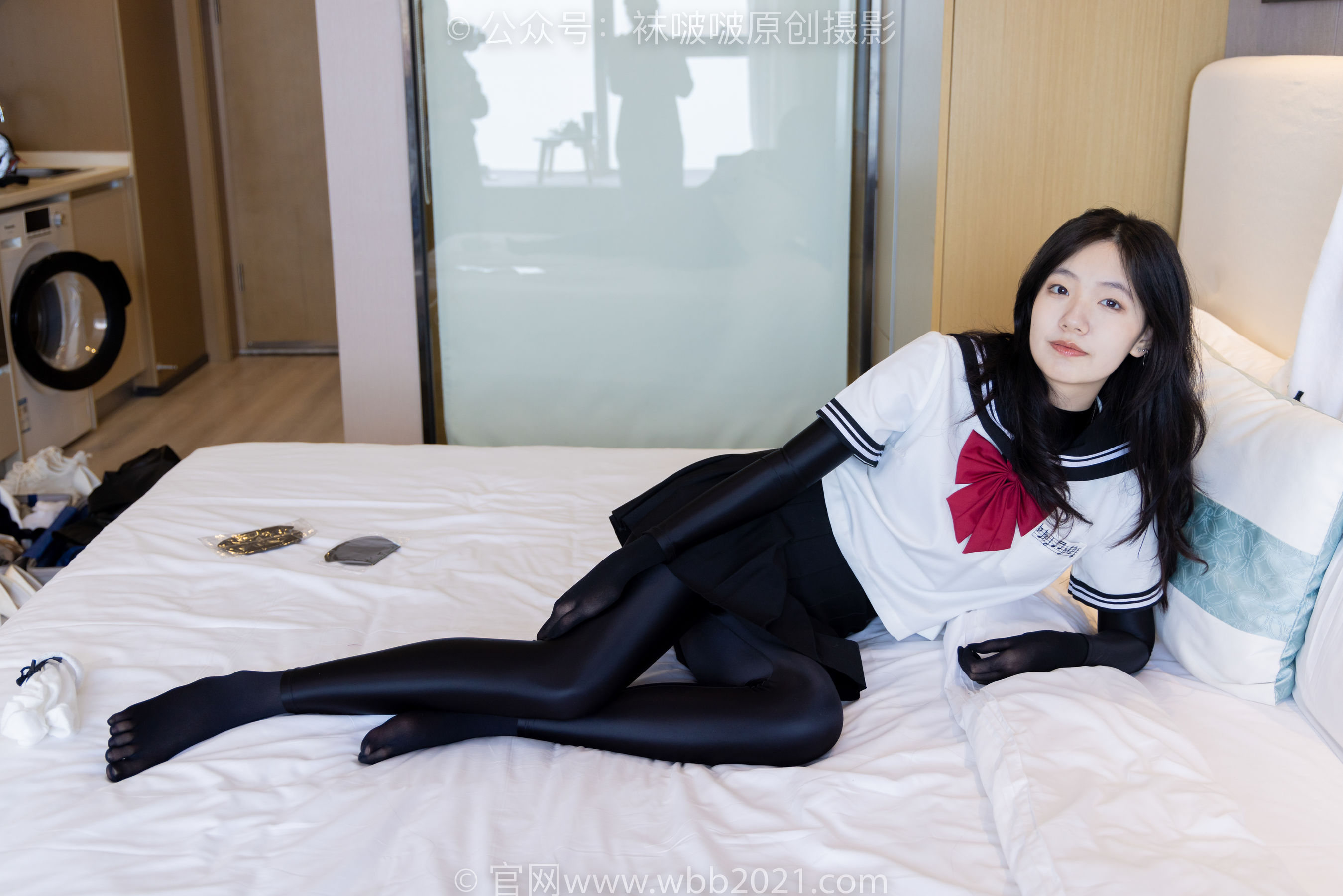 BoBoSocks袜啵啵 No.513 小甜豆 帆布鞋、白棉袜、厚黑丝五指袜、黑丝手套/(140P)