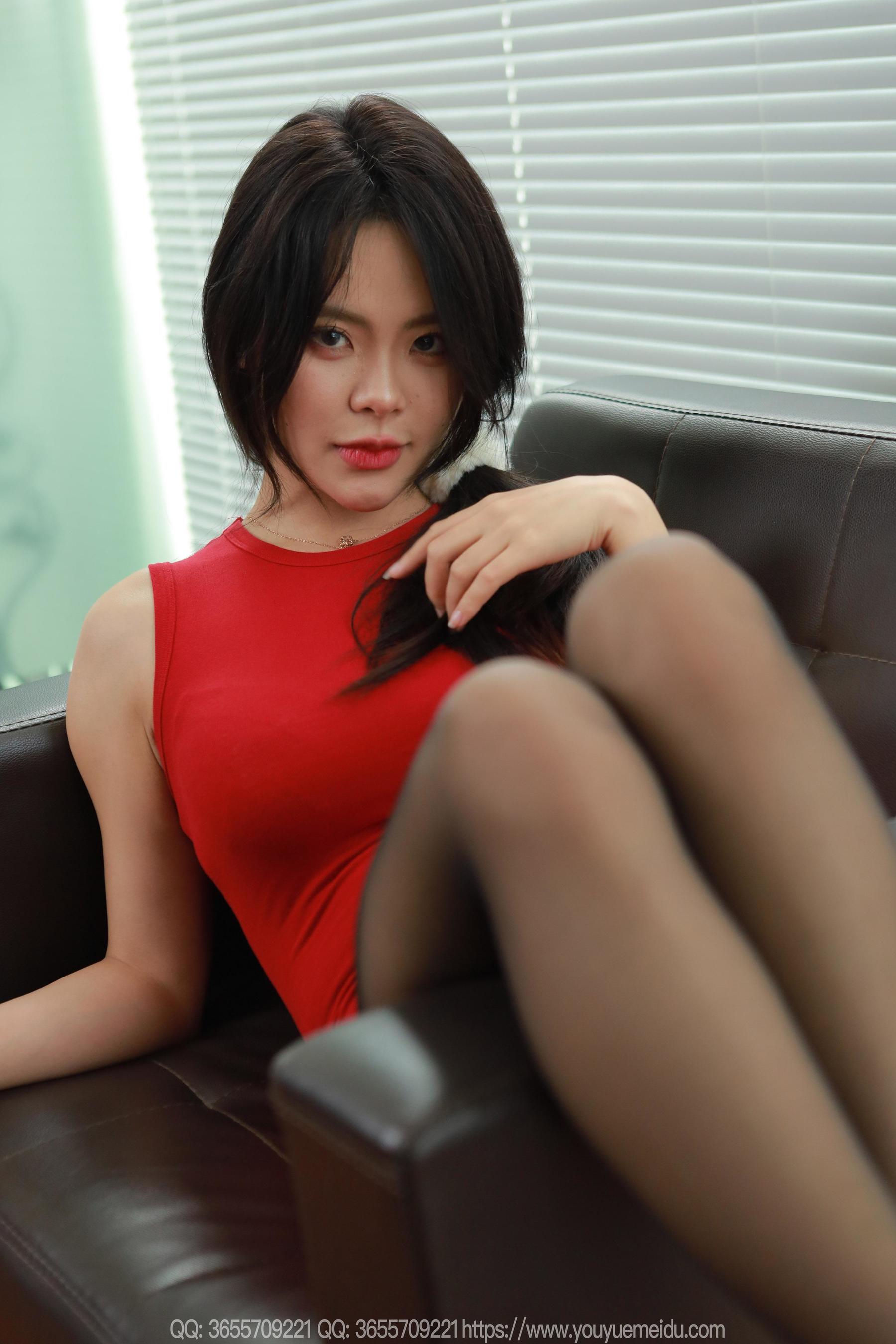 IESS异思趣向 - 模特： 兔兔 《红裙高跟鞋》/(89P)