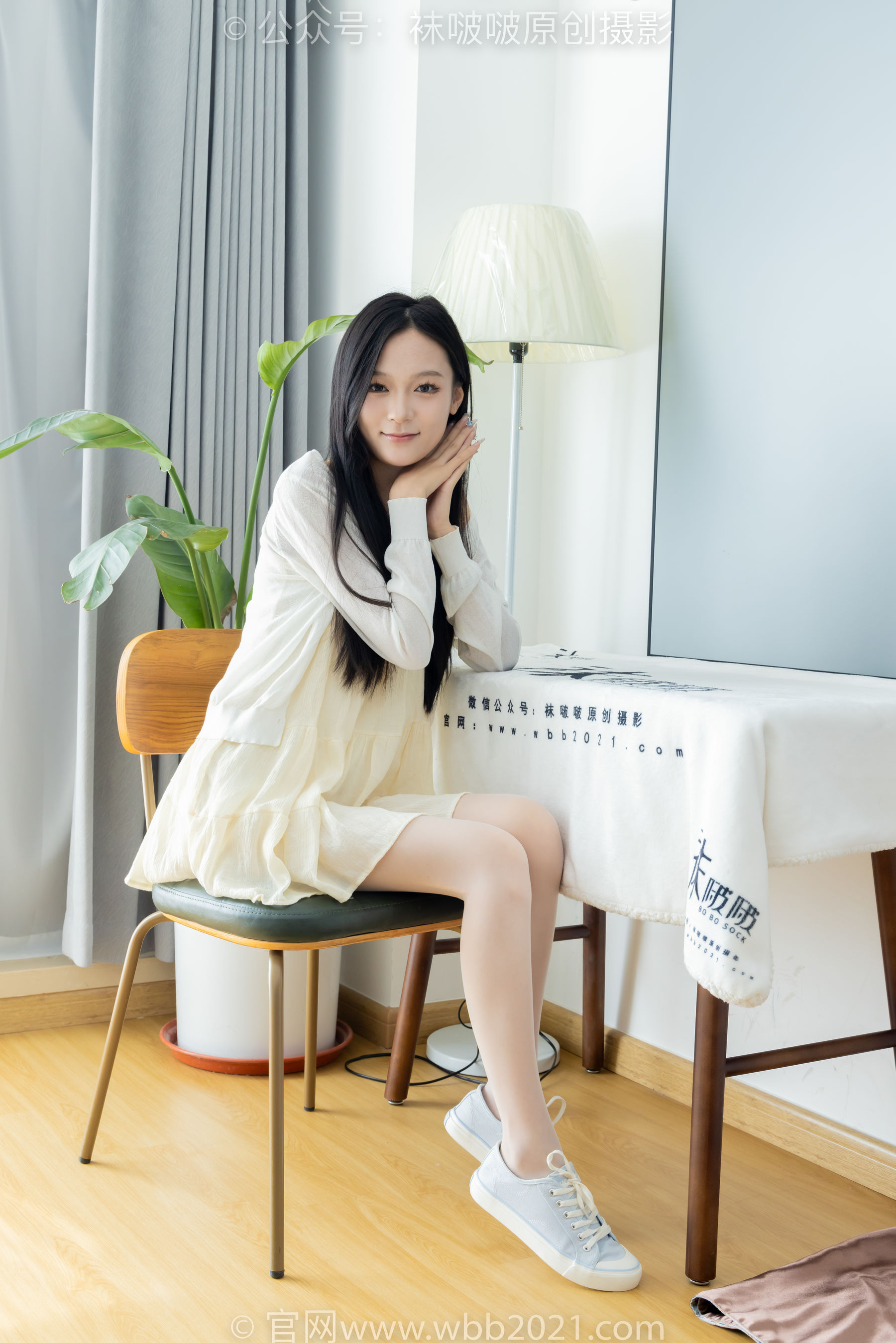 BoBoSocks袜啵啵 No.517 焦糖 - 帆布鞋、薄白丝/(147P)