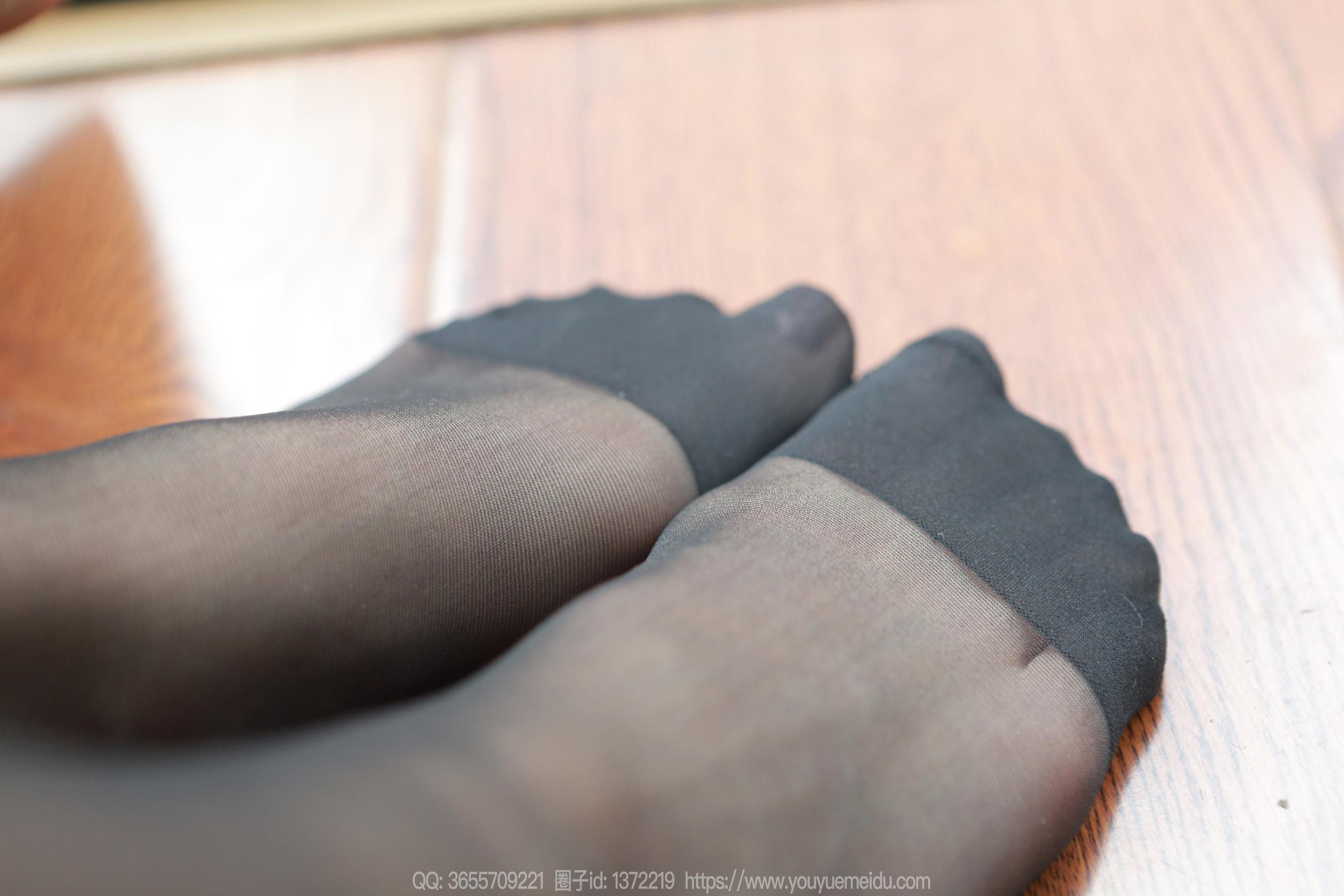 IESS异思趣向 - 模特： 团团 《长腿女sir（上）》/(99P)