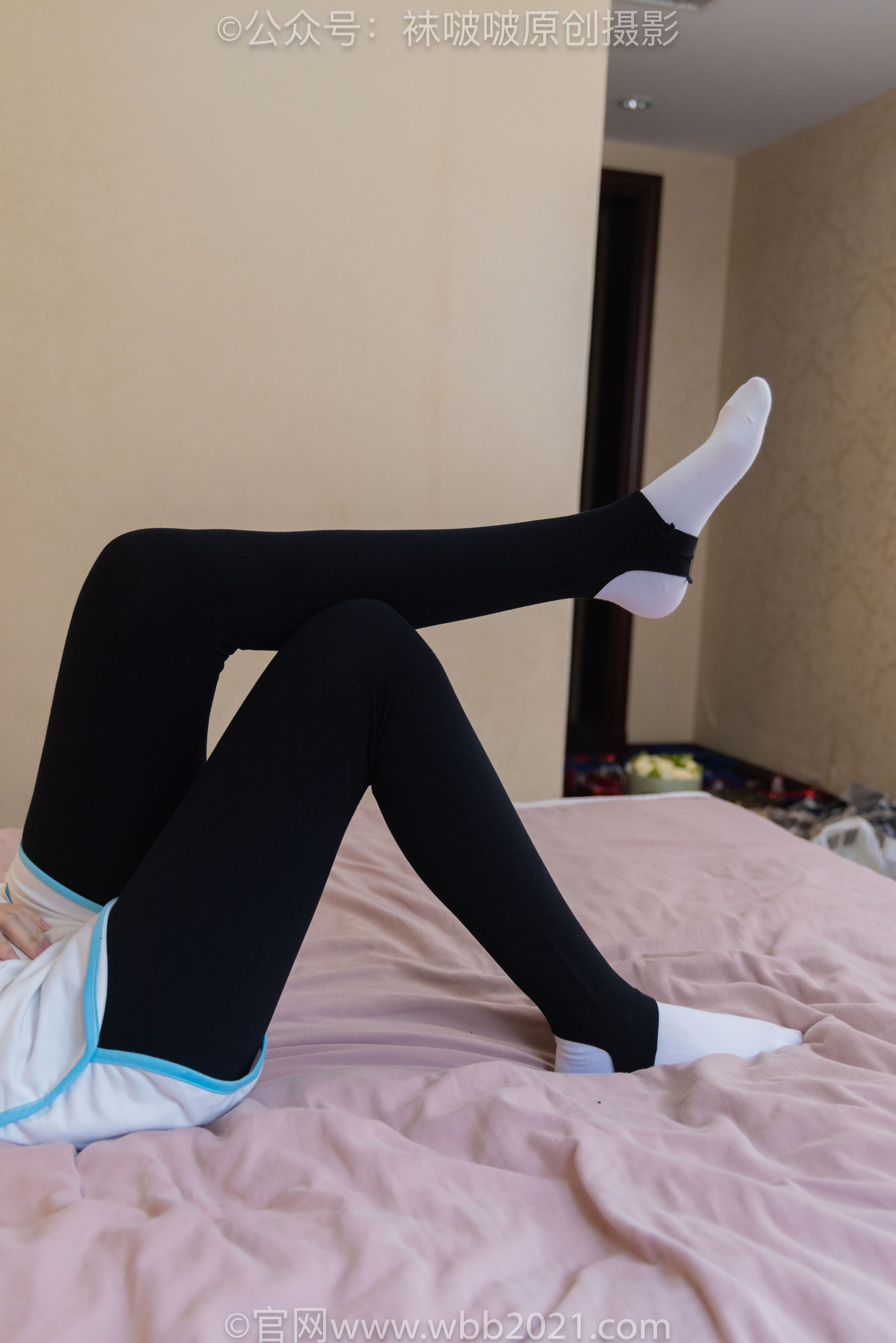BoBoSocks袜啵啵 No.516 小甜豆 - 板鞋、厚黑色踩脚裤袜、白棉袜/(145P)
