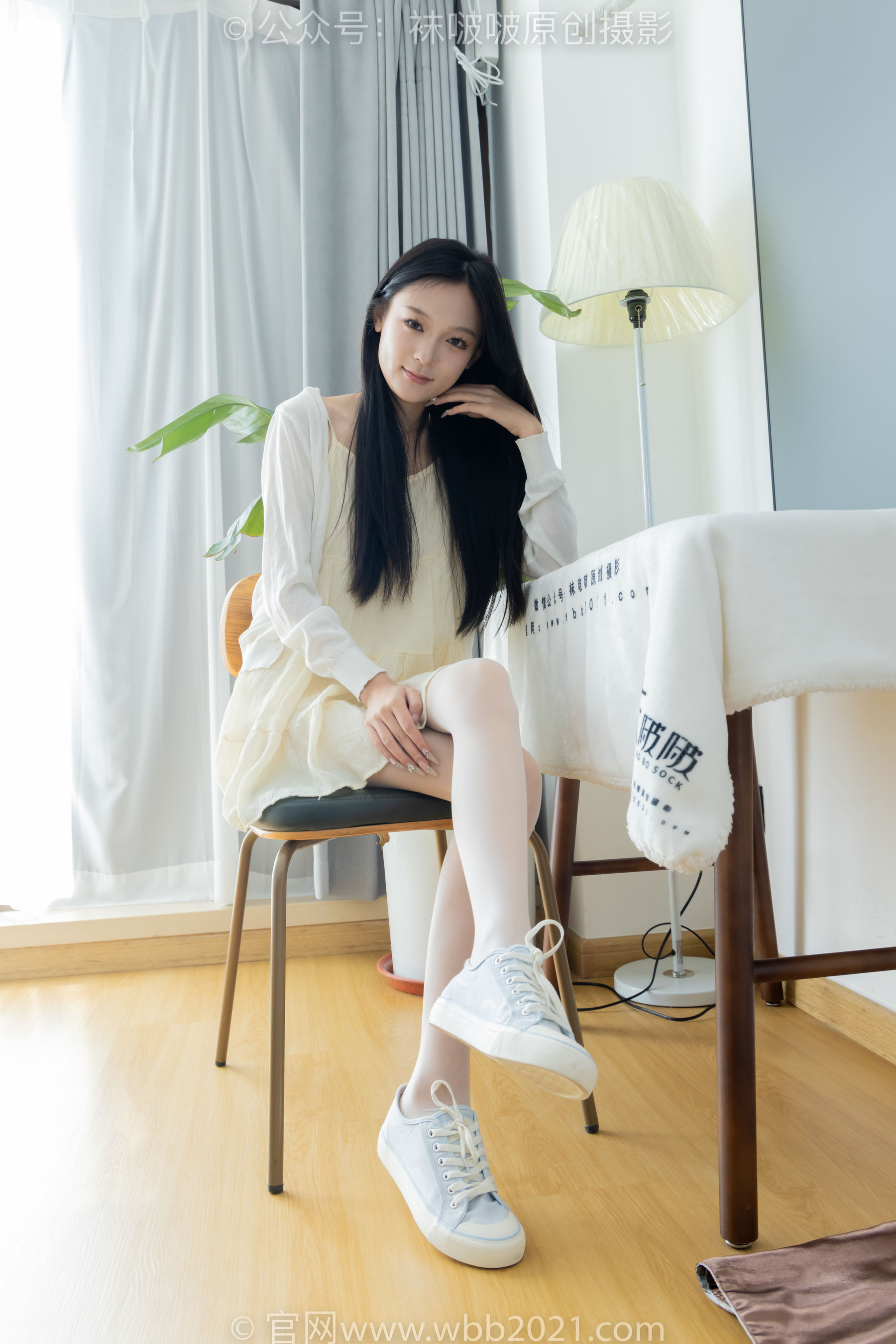 BoBoSocks袜啵啵 No.517 焦糖 - 帆布鞋、薄白丝/(147P)