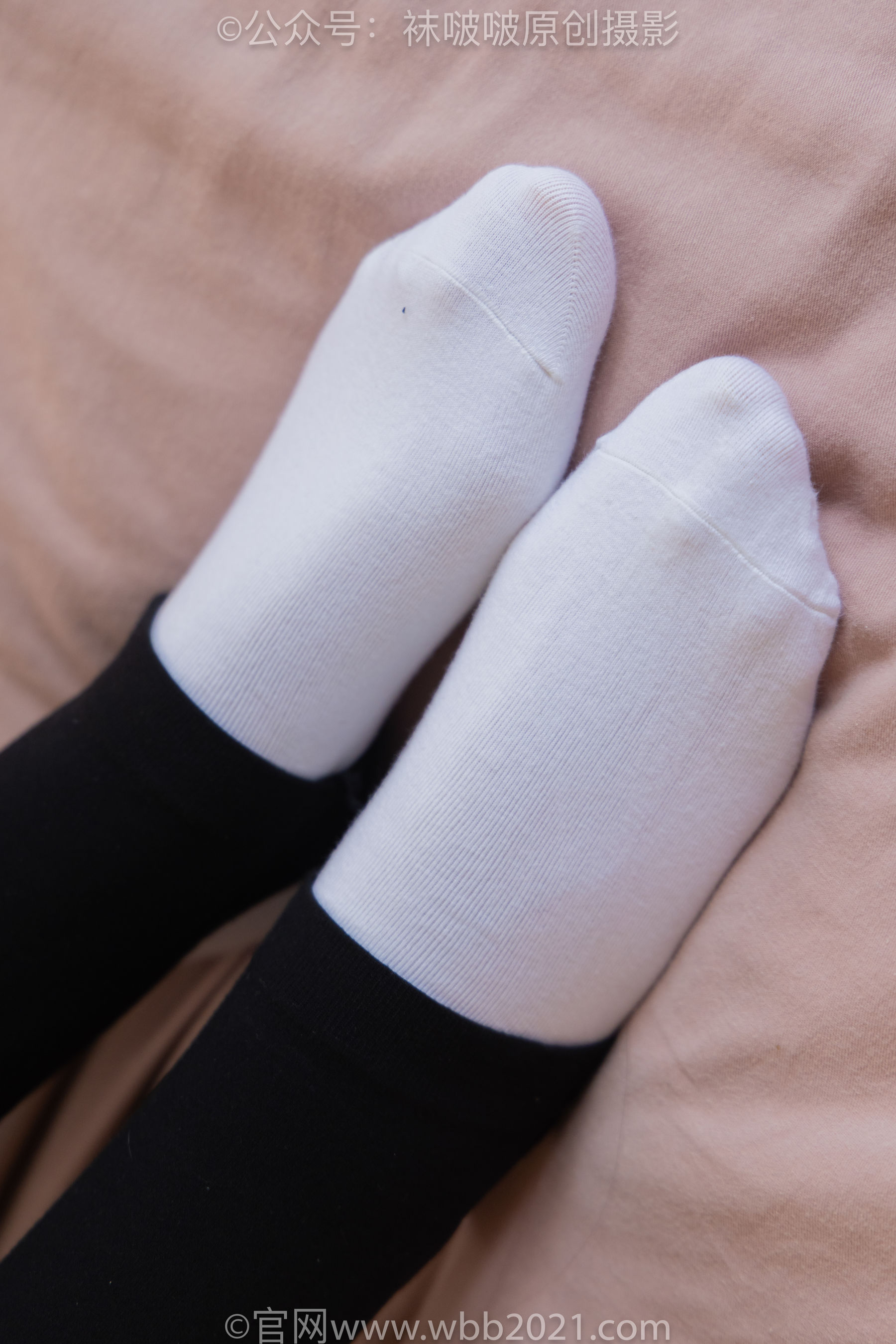 BoBoSocks袜啵啵 No.516 小甜豆 - 板鞋、厚黑色踩脚裤袜、白棉袜/(145P)