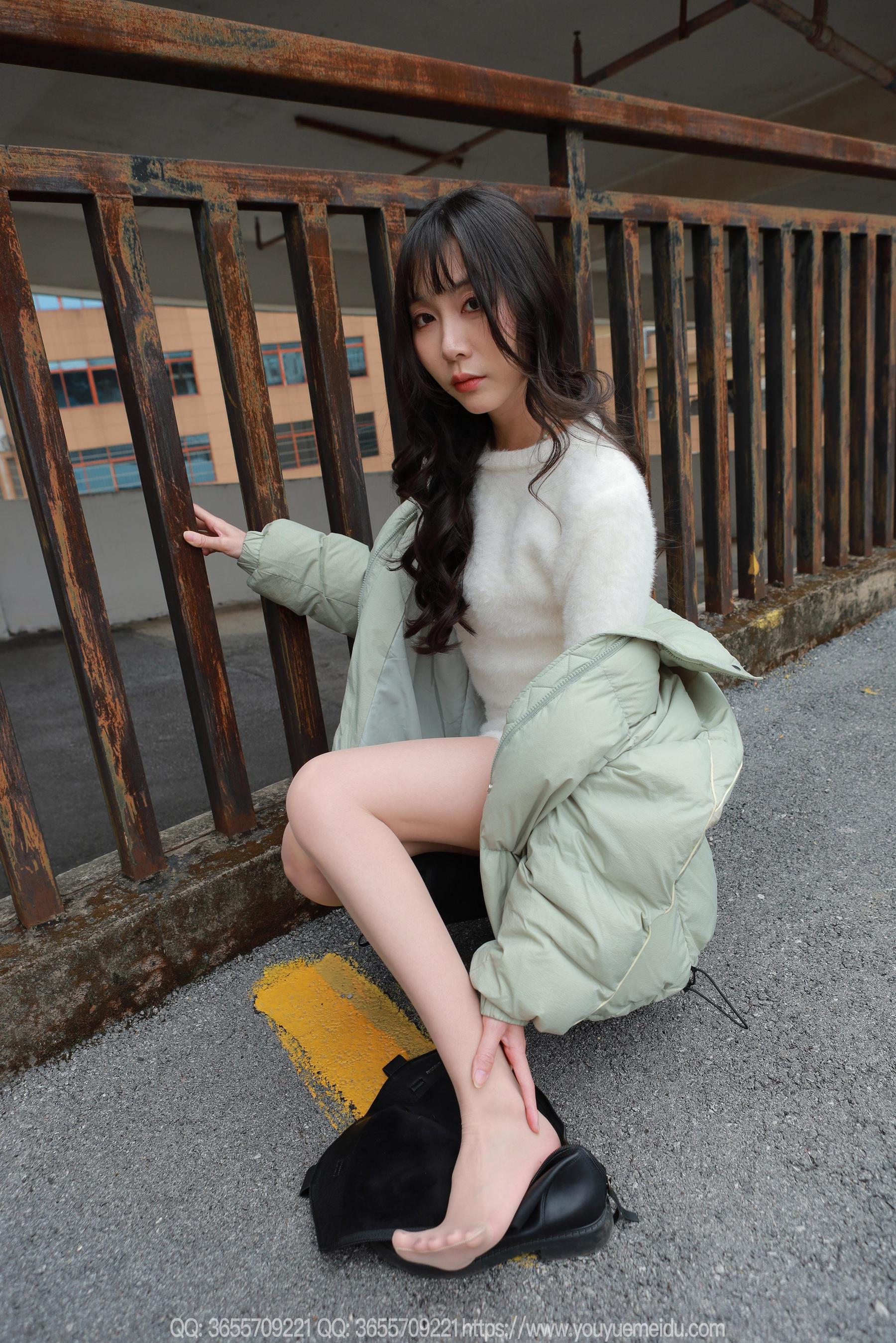 IESS异思趣向 - 模特： 团团 《长靴包臀裙（上）》/(88P)