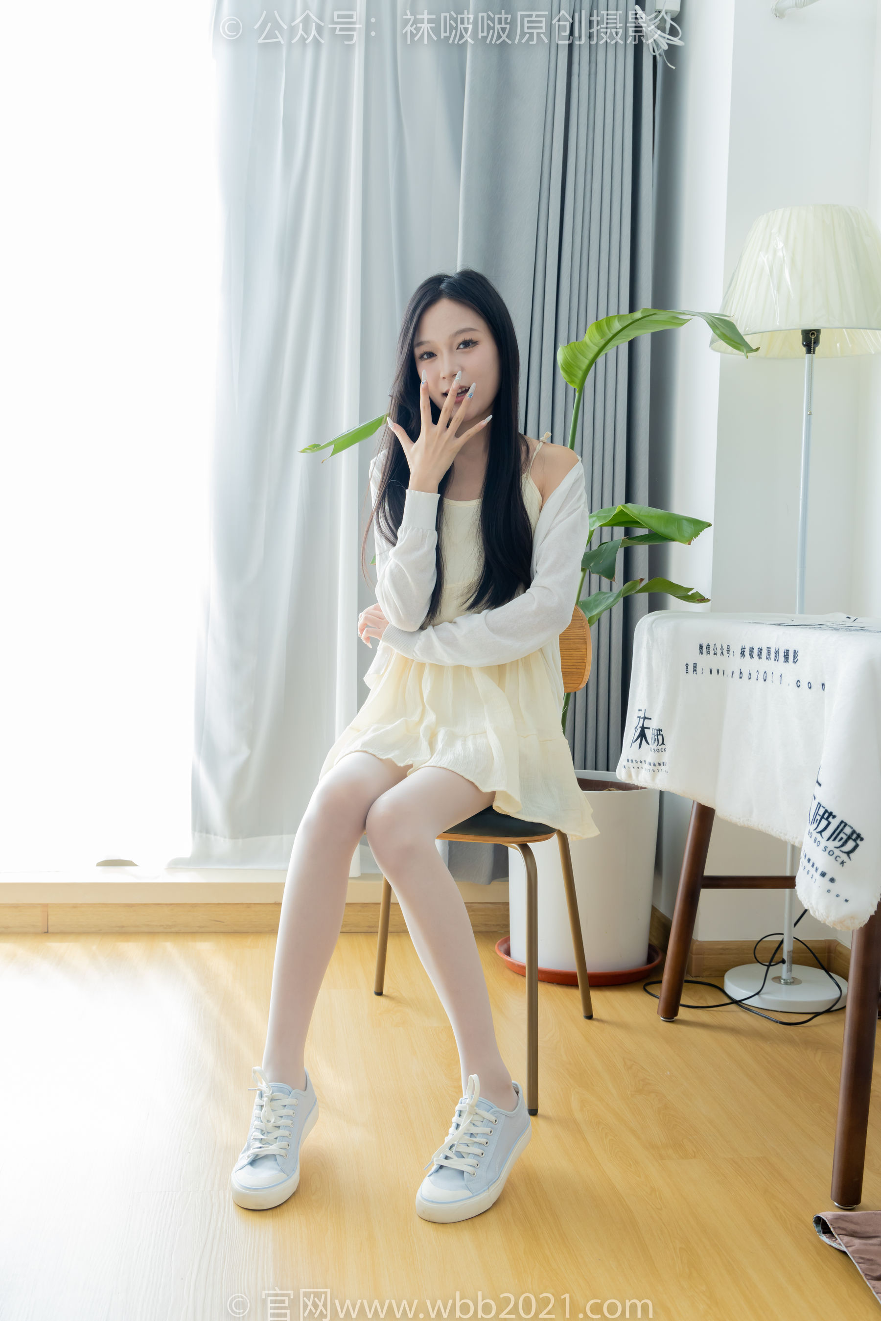 BoBoSocks袜啵啵 No.517 焦糖 - 帆布鞋、薄白丝/(147P)