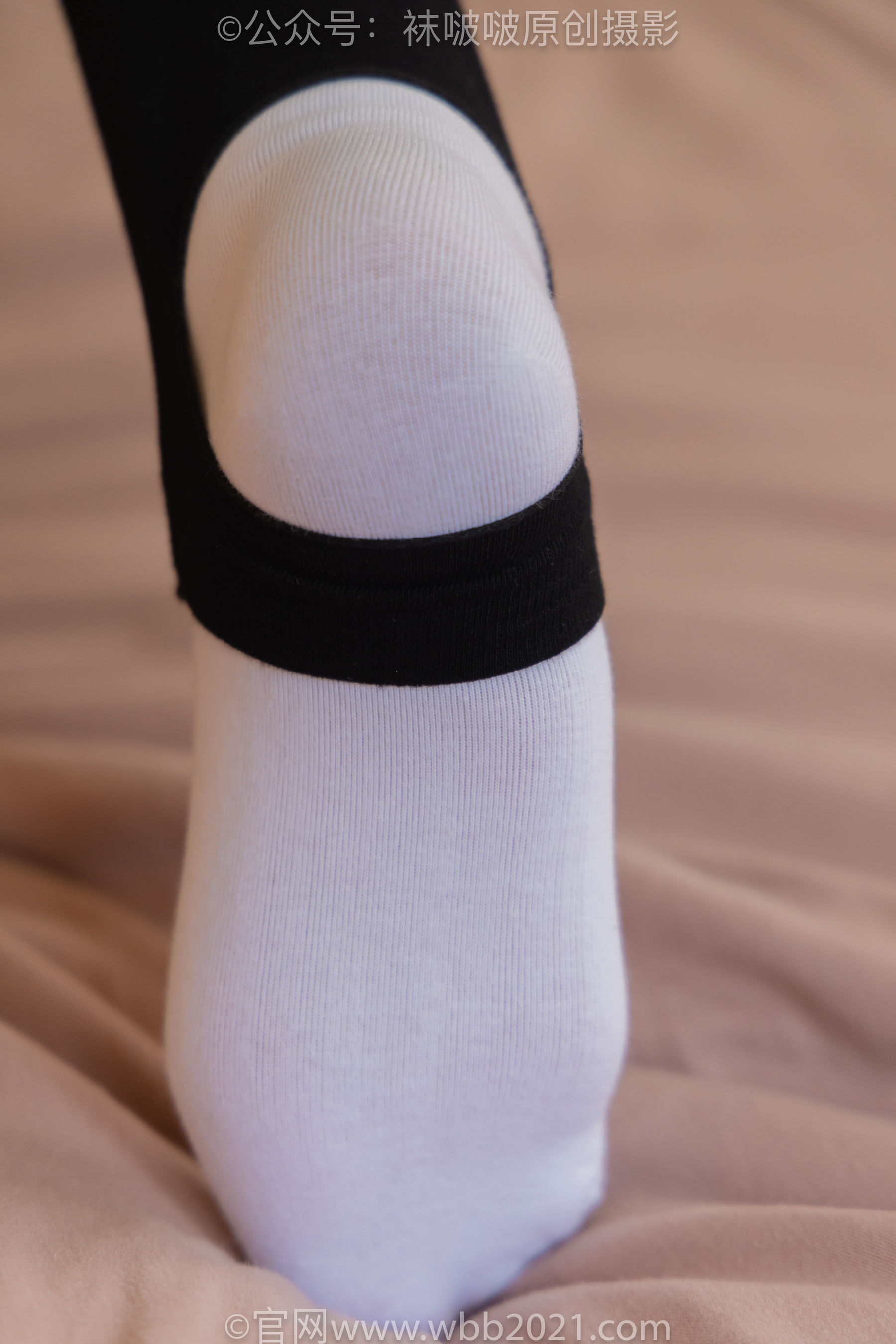 BoBoSocks袜啵啵 No.516 小甜豆 - 板鞋、厚黑色踩脚裤袜、白棉袜/(145P)
