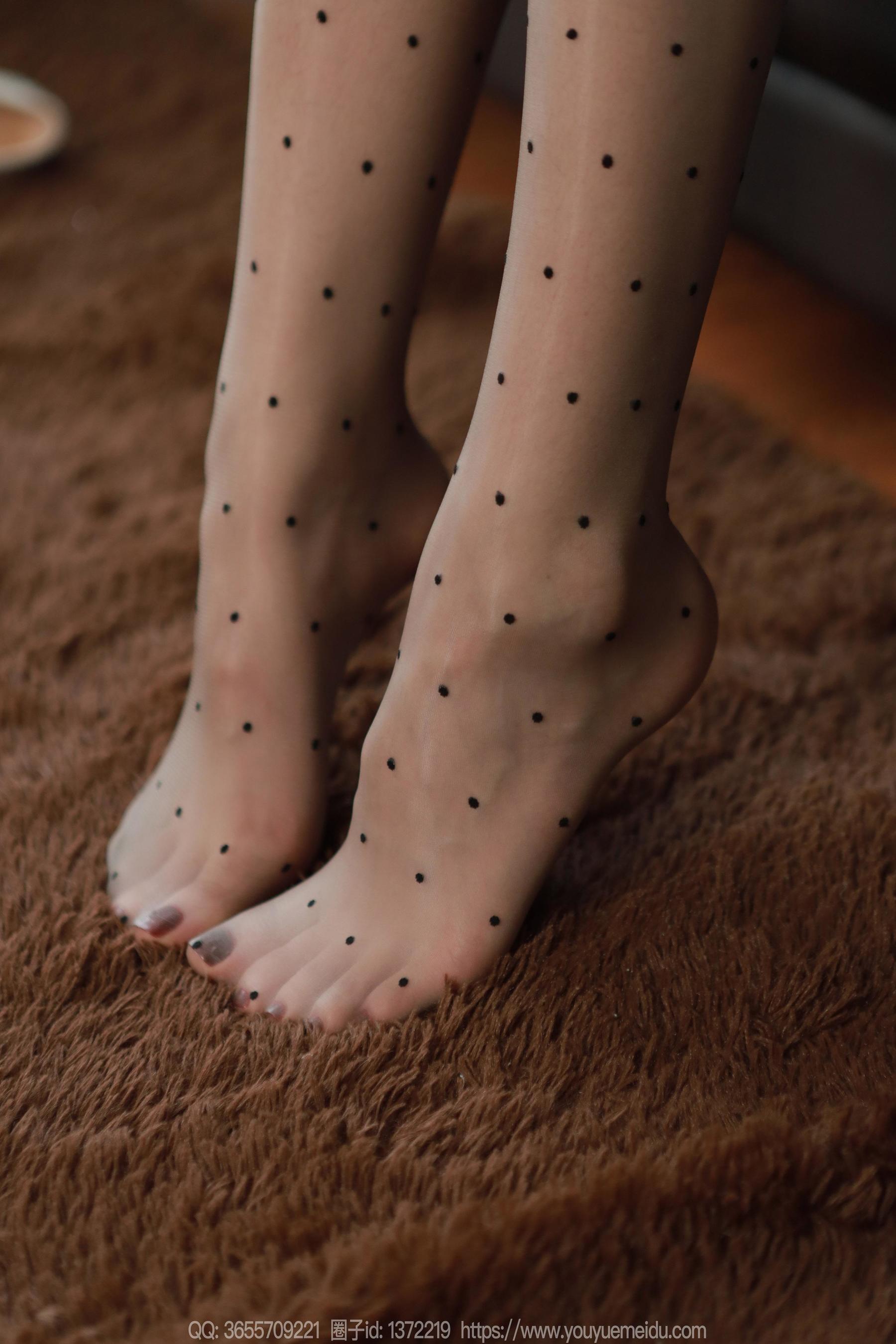 IESS异思趣向 - 模特： 团团 《灰色波点（上）》/(91P)