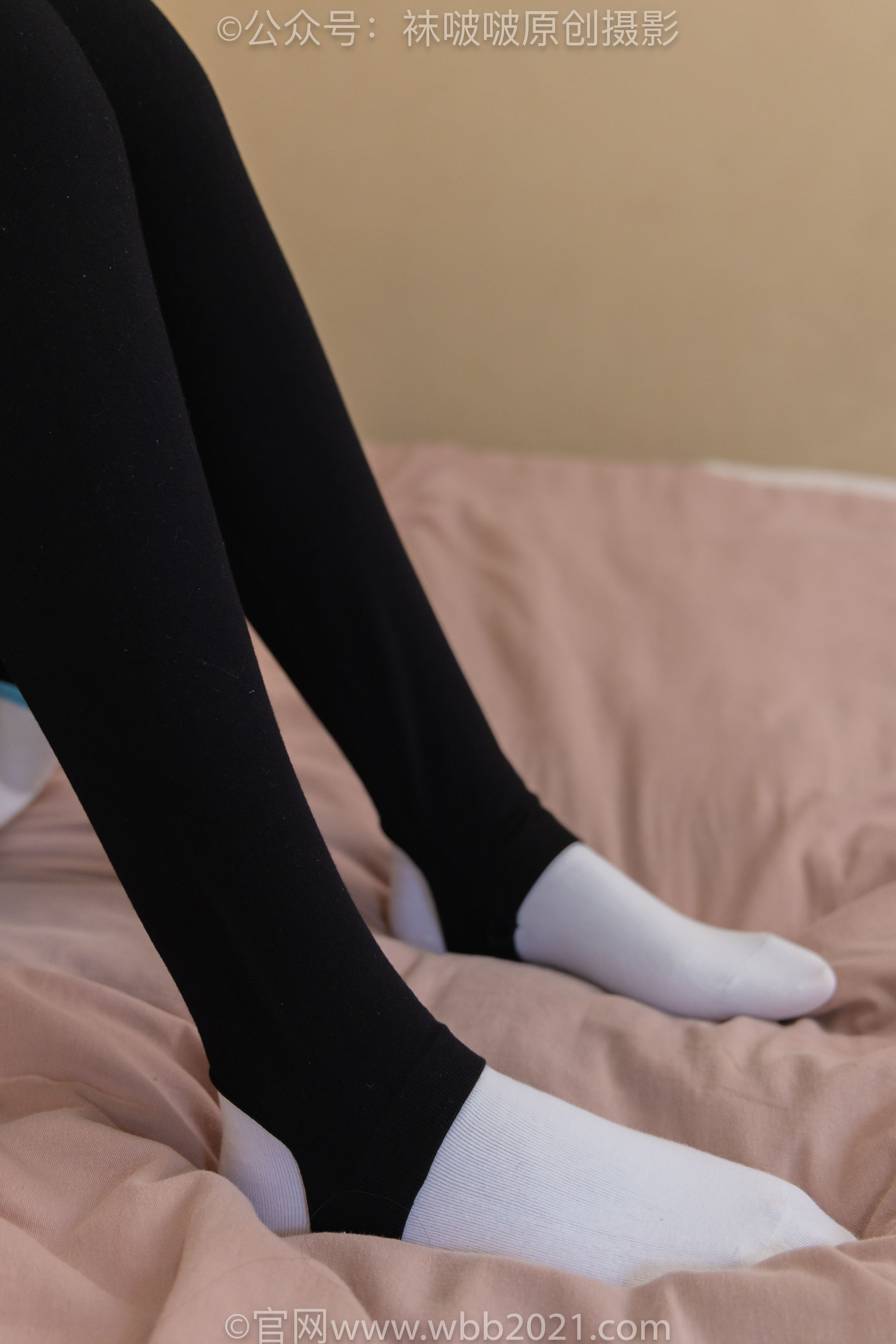 BoBoSocks袜啵啵 No.516 小甜豆 - 板鞋、厚黑色踩脚裤袜、白棉袜/(145P)