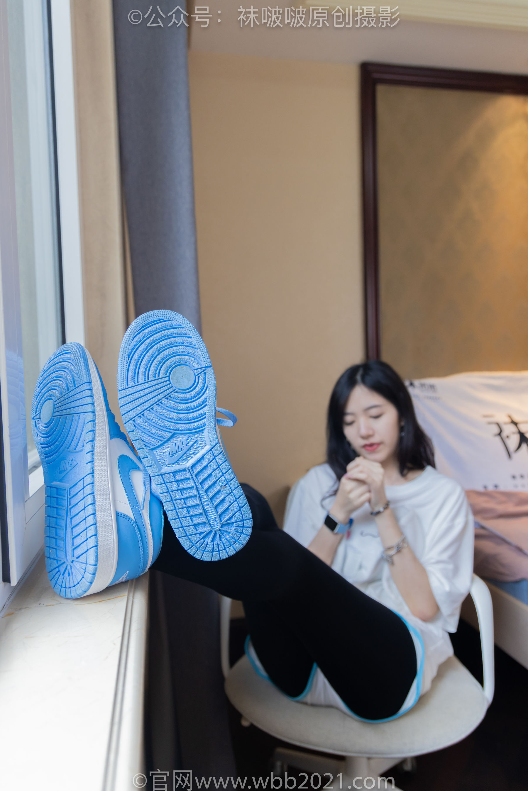 BoBoSocks袜啵啵 No.516 小甜豆 - 板鞋、厚黑色踩脚裤袜、白棉袜/(145P)
