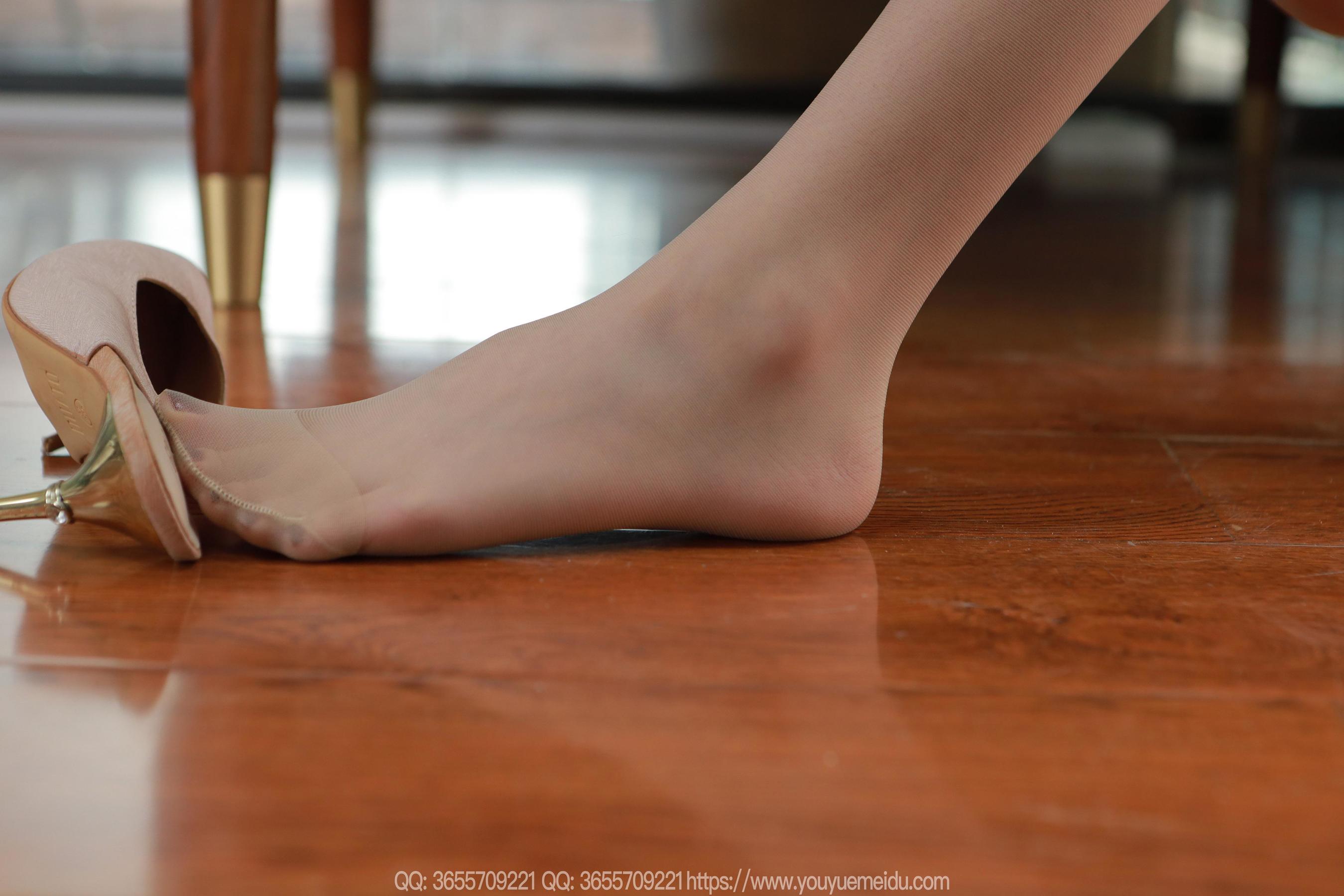 IESS异思趣向 - 模特： 团团 《粉色OL（上）》/(89P)