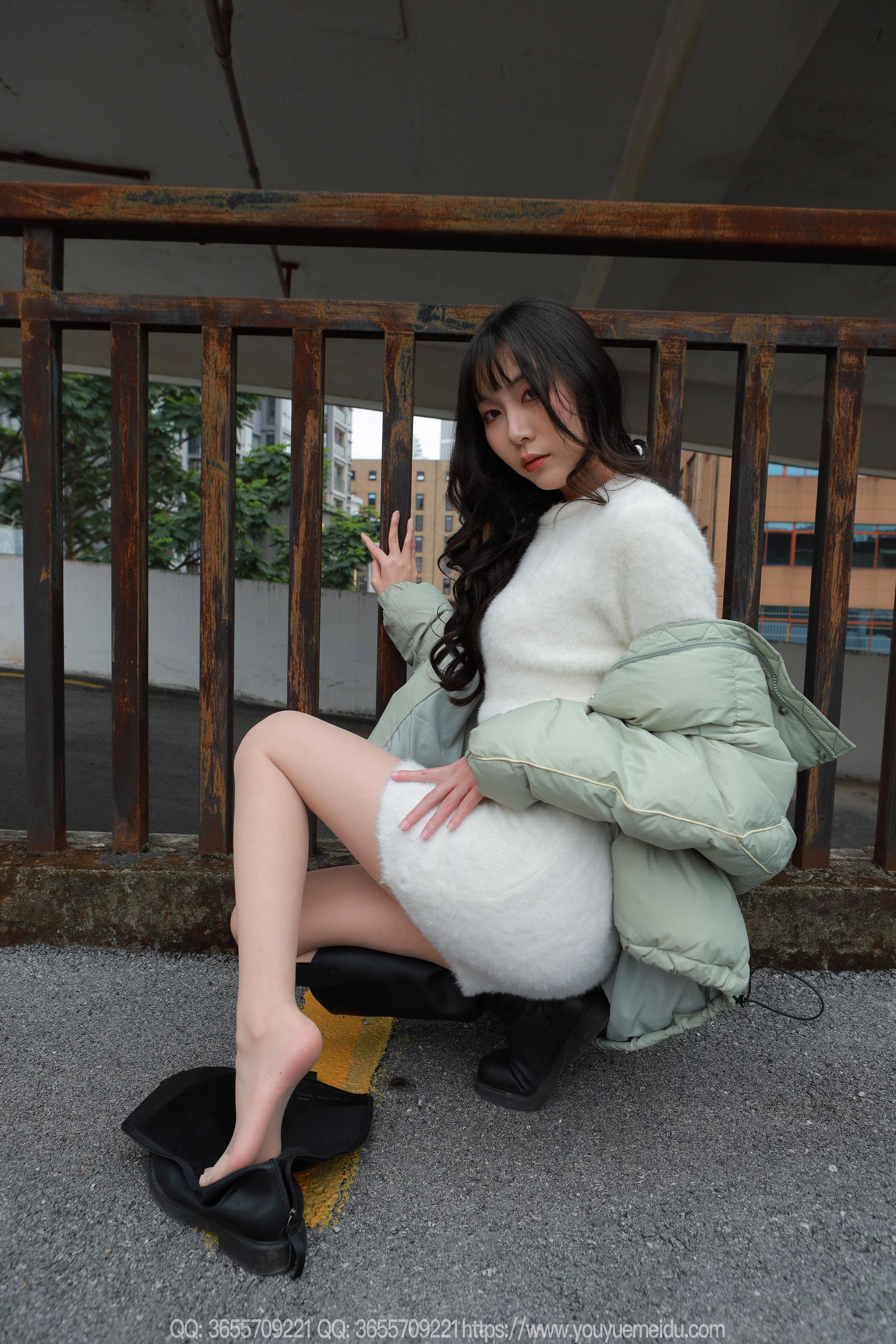 IESS异思趣向 - 模特： 团团 《长靴包臀裙（上）》/(88P)