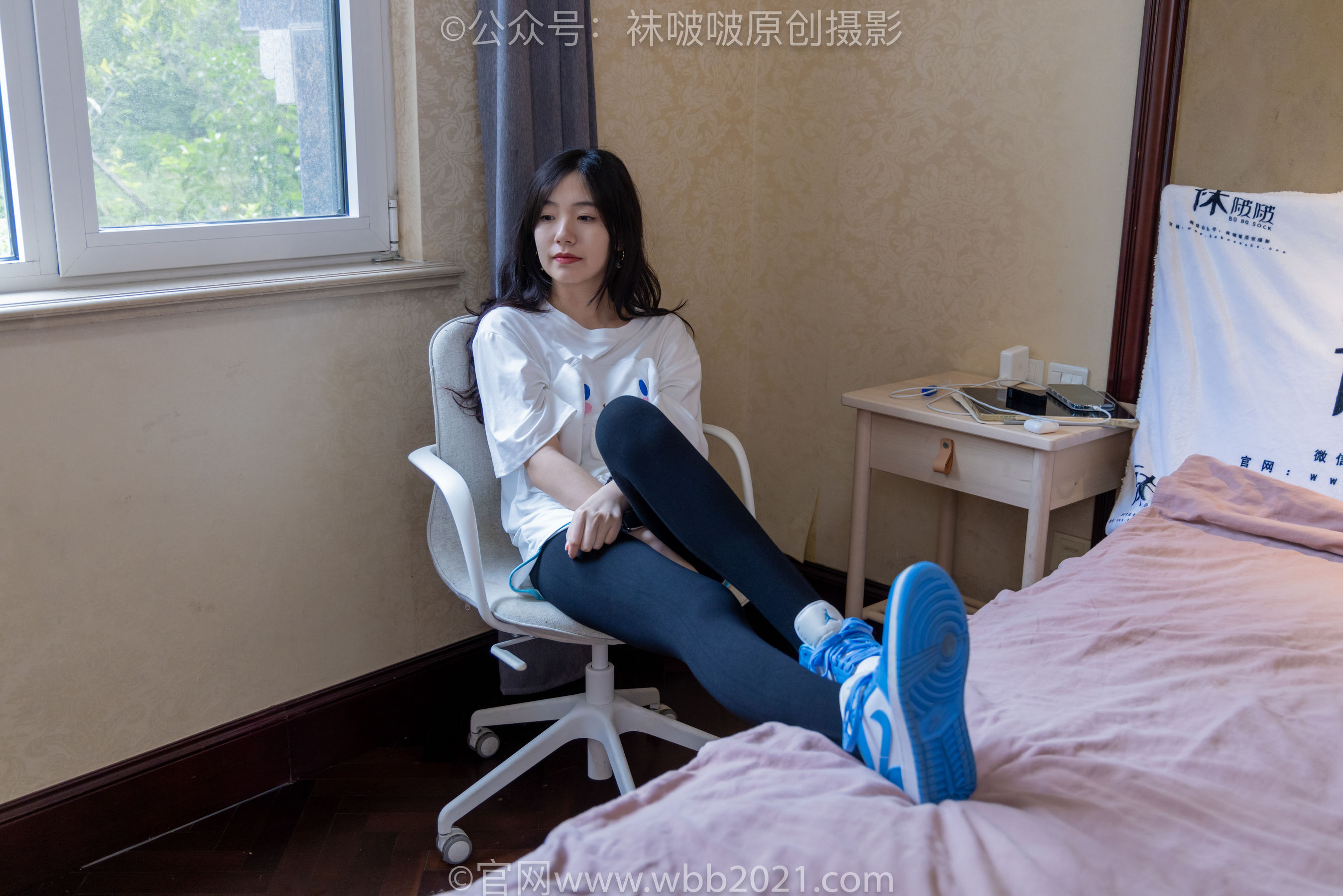 BoBoSocks袜啵啵 No.516 小甜豆 - 板鞋、厚黑色踩脚裤袜、白棉袜/(145P)