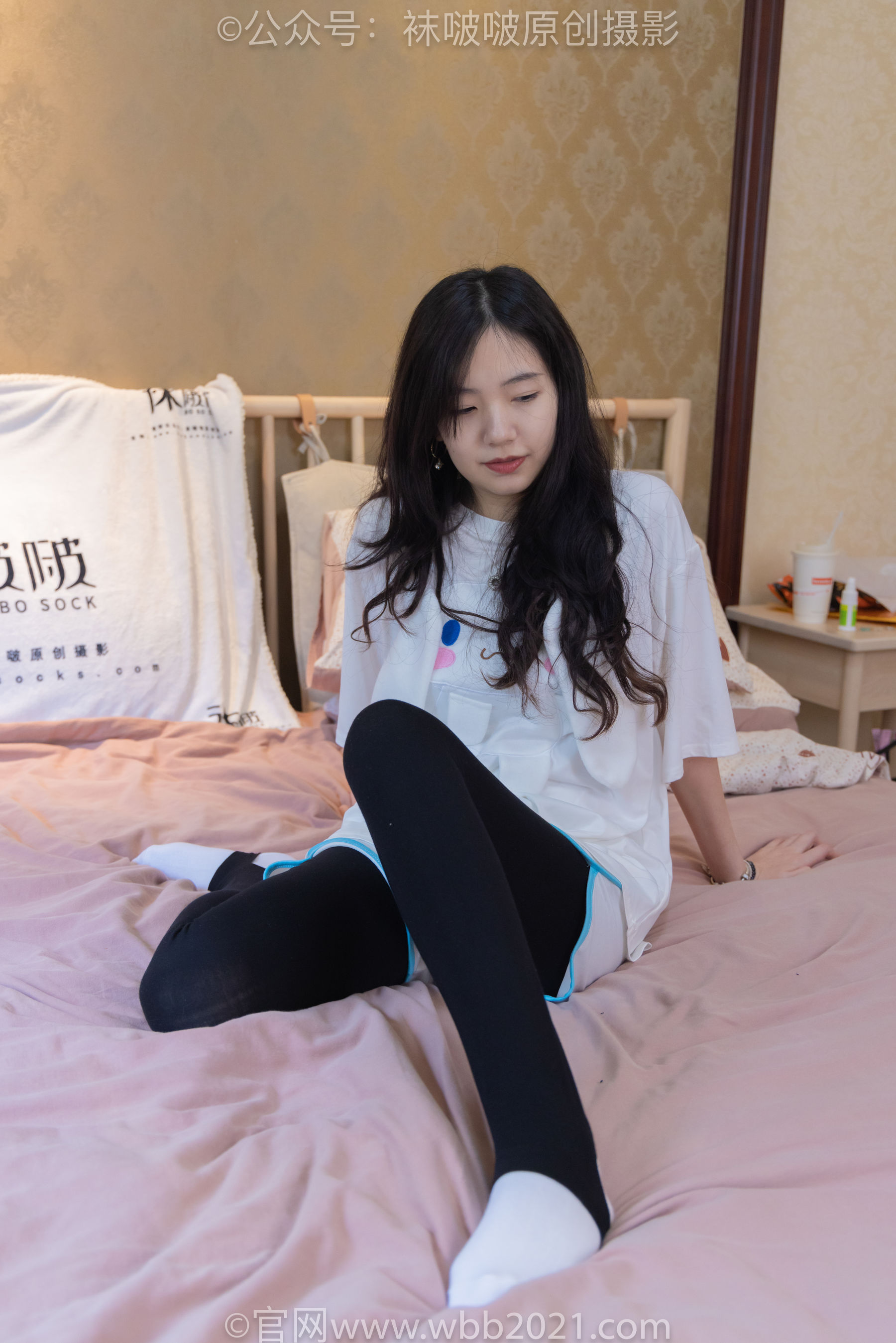 BoBoSocks袜啵啵 No.516 小甜豆 - 板鞋、厚黑色踩脚裤袜、白棉袜/(145P)