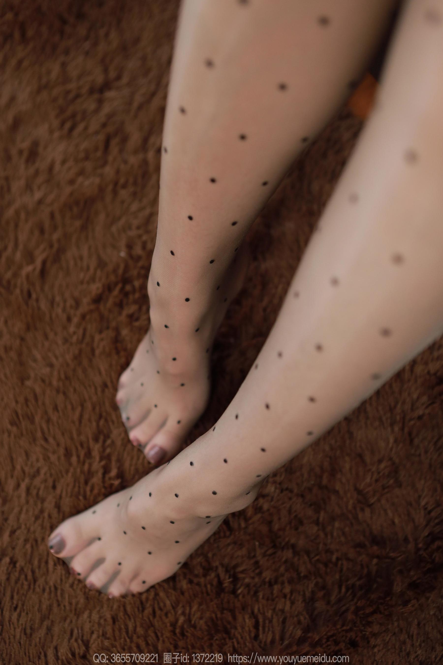 IESS异思趣向 - 模特： 团团 《灰色波点（上）》/(91P)