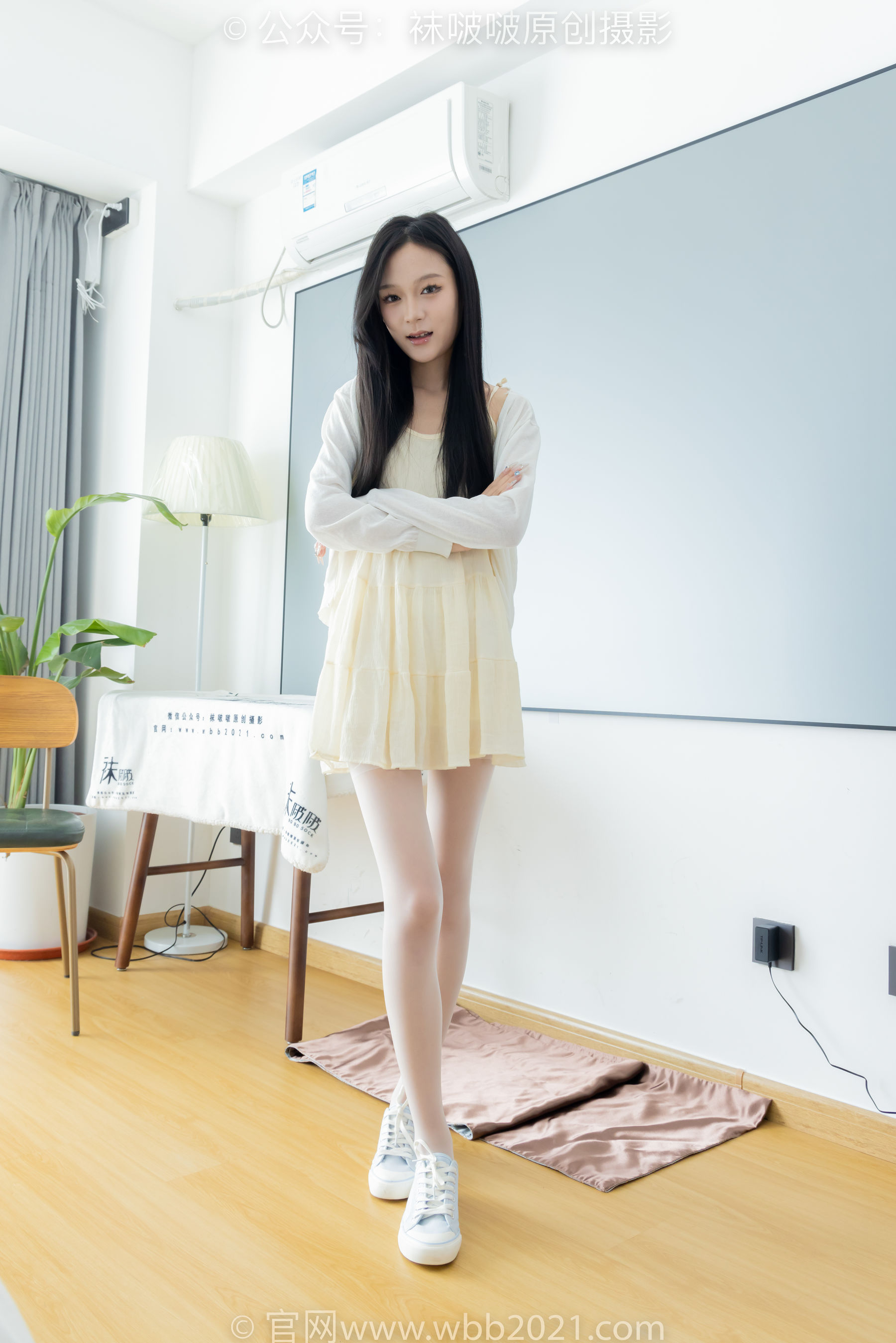 BoBoSocks袜啵啵 No.517 焦糖 - 帆布鞋、薄白丝/(147P)