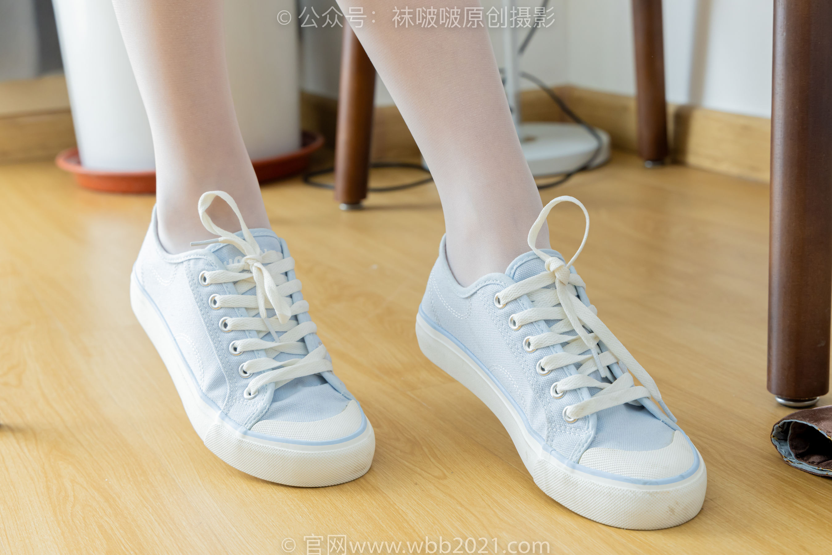 BoBoSocks袜啵啵 No.517 焦糖 - 帆布鞋、薄白丝/(147P)