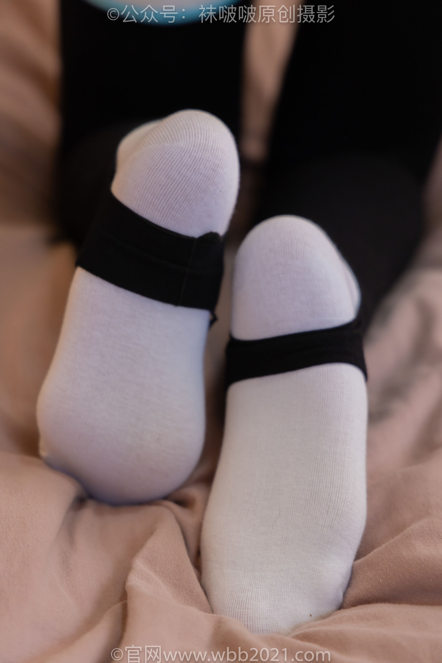 BoBoSocks袜啵啵 No.516 小甜豆 - 板鞋、厚黑色踩脚裤袜、白棉袜/(145P)
