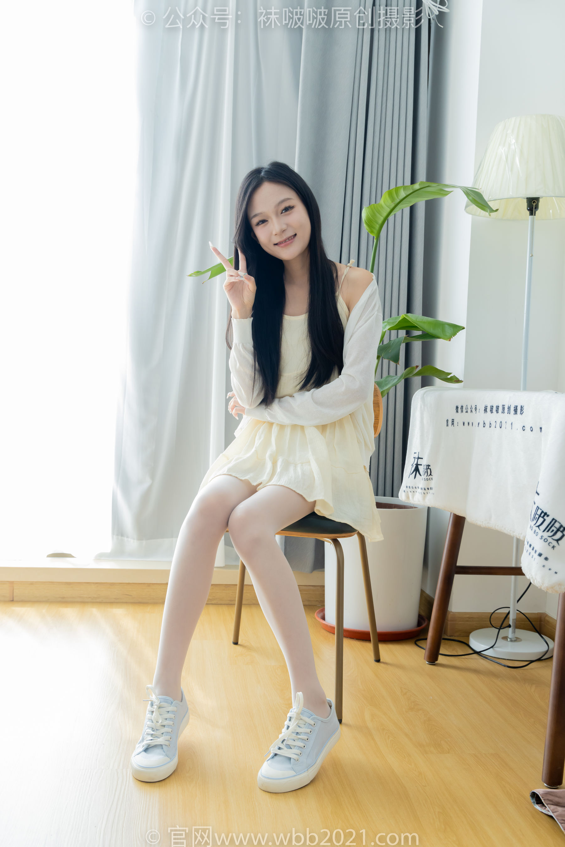 BoBoSocks袜啵啵 No.517 焦糖 - 帆布鞋、薄白丝/(147P)