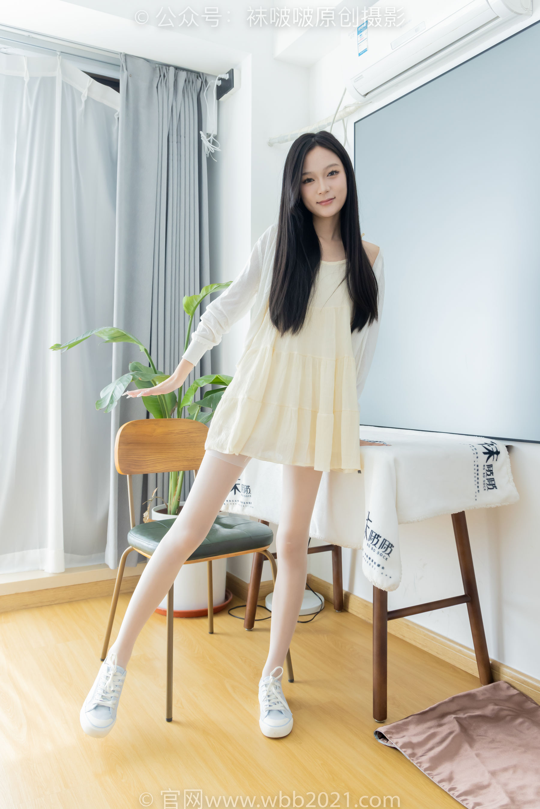 BoBoSocks袜啵啵 No.517 焦糖 - 帆布鞋、薄白丝/(147P)