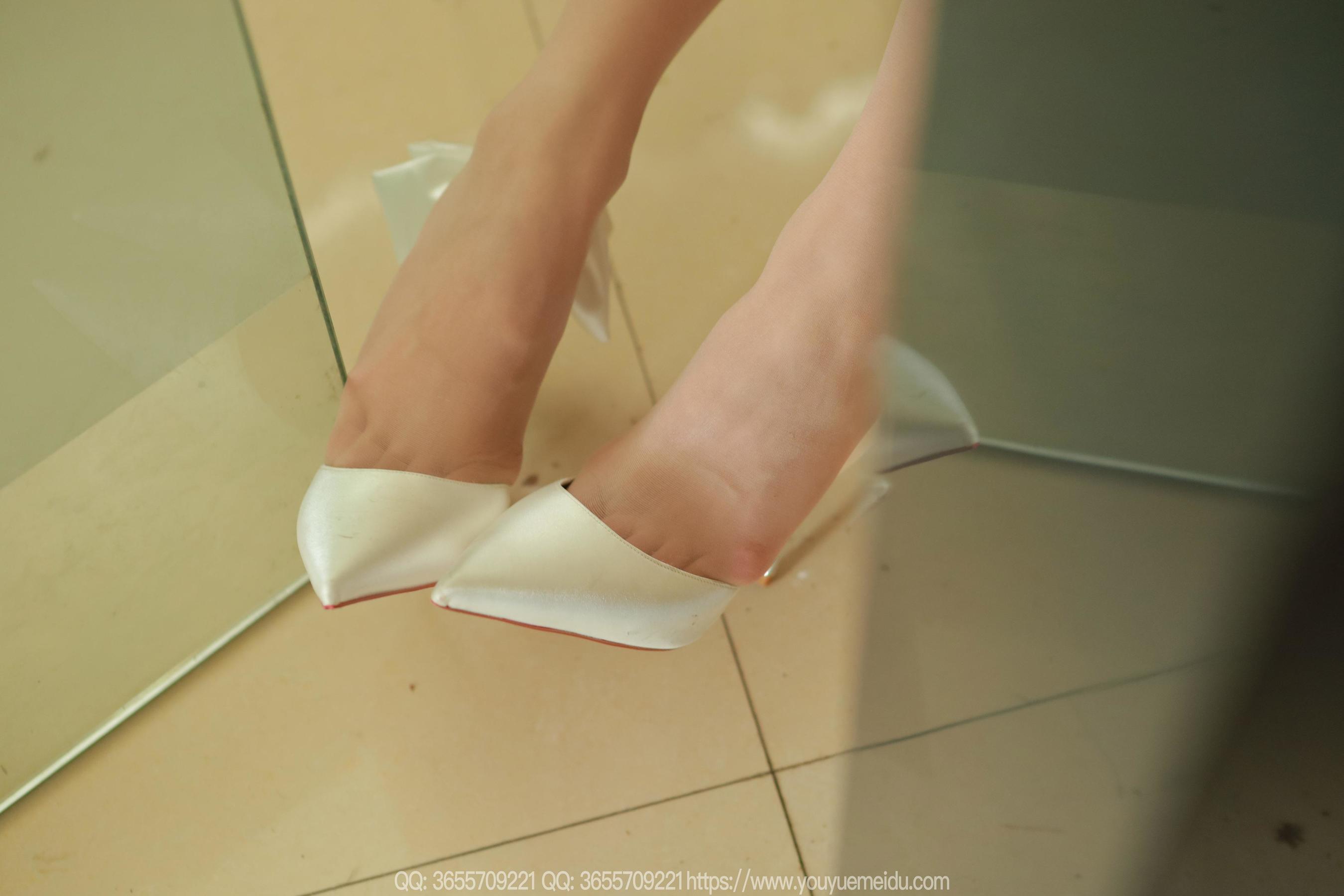 IESS异思趣向 - 模特： 兔兔 《高开衩包臀裙》/(88P)