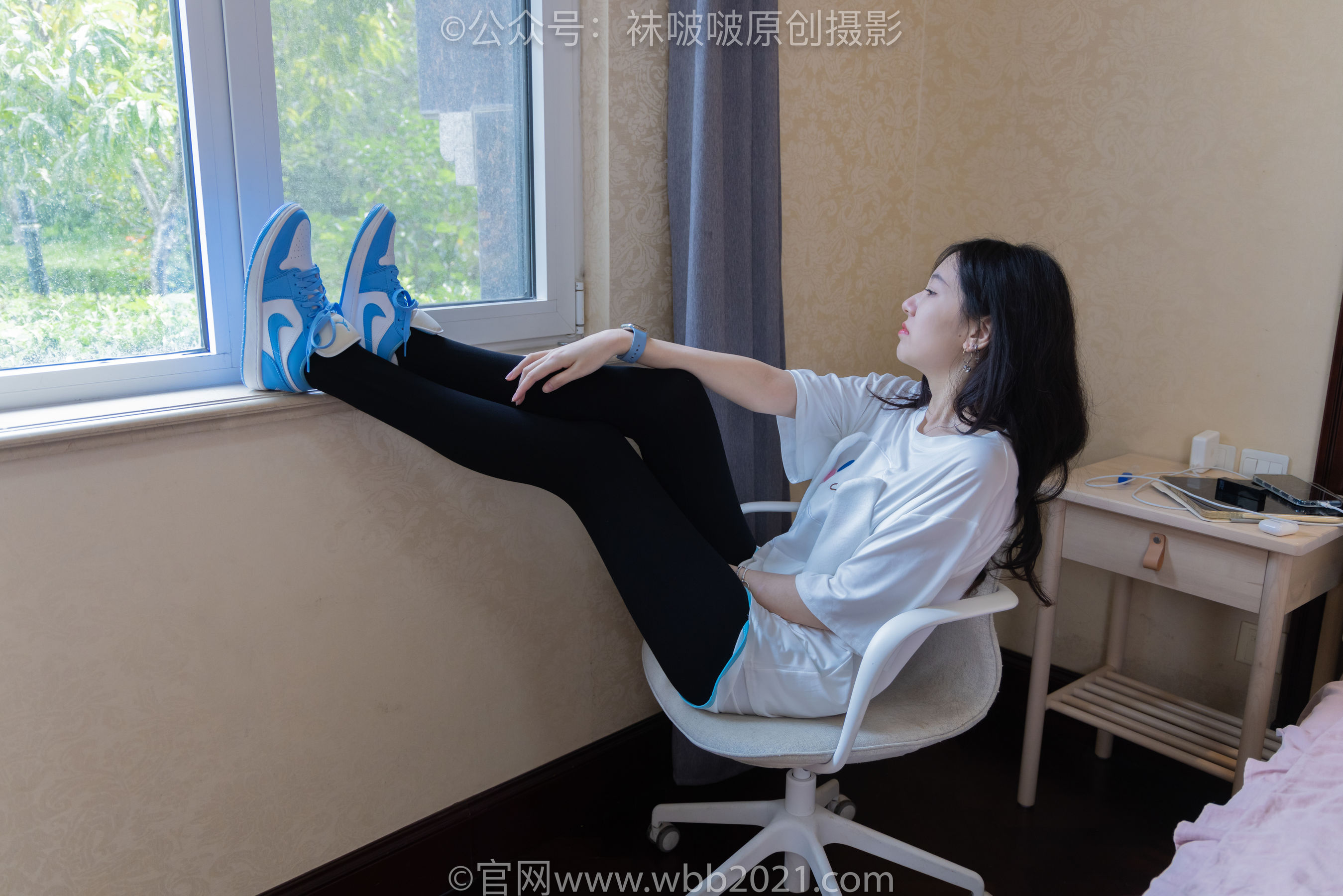 BoBoSocks袜啵啵 No.516 小甜豆 - 板鞋、厚黑色踩脚裤袜、白棉袜/(145P)