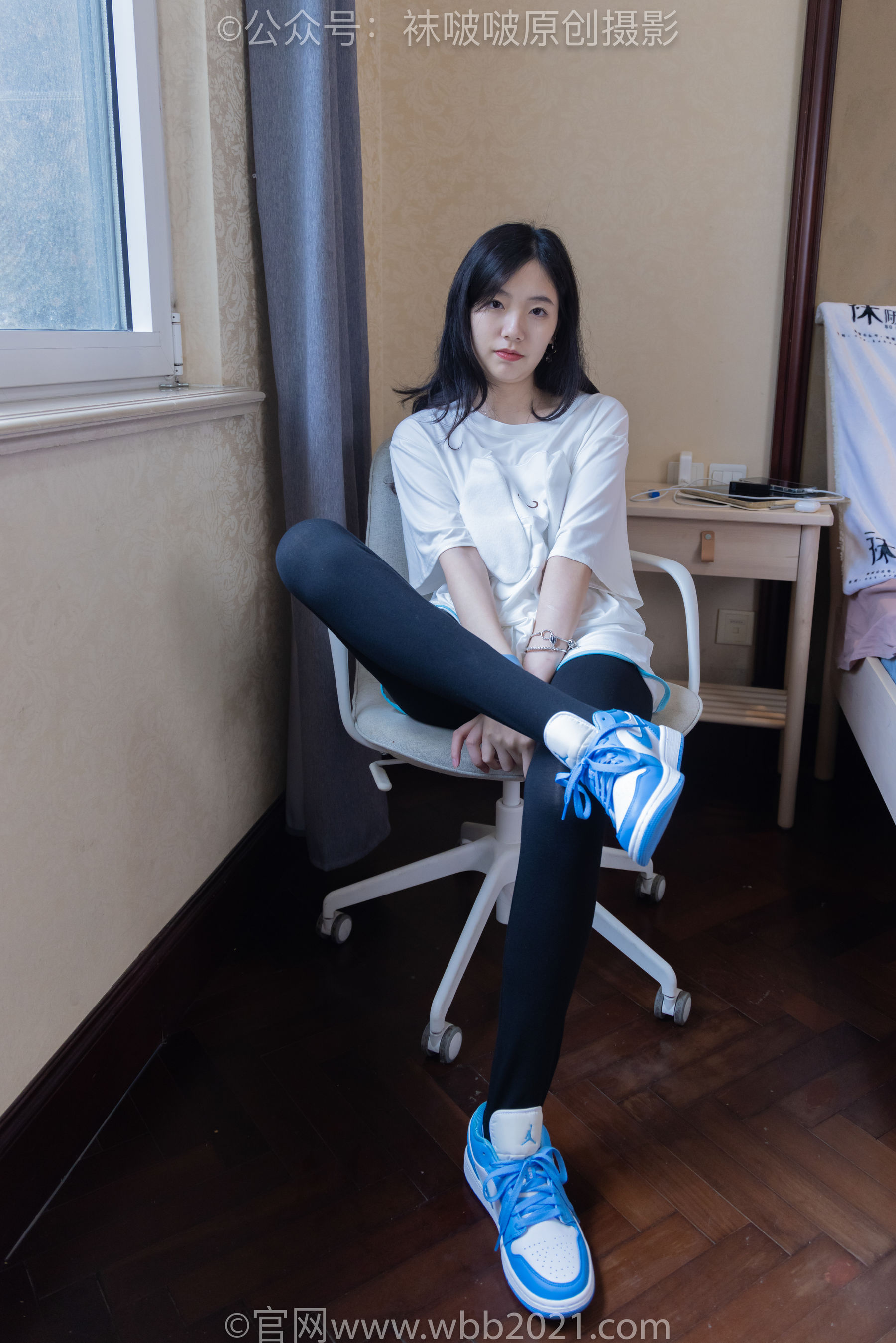 BoBoSocks袜啵啵 No.516 小甜豆 - 板鞋、厚黑色踩脚裤袜、白棉袜/(145P)