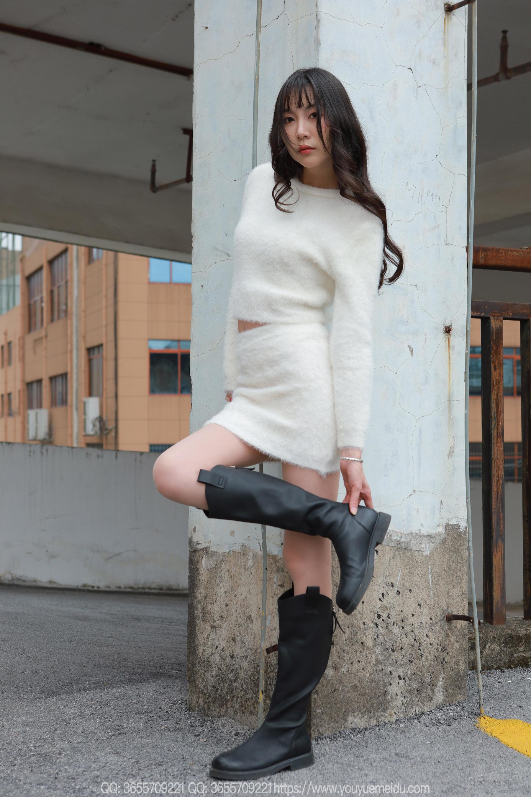 IESS异思趣向 - 模特： 团团 《长靴包臀裙（下）》/(82P)