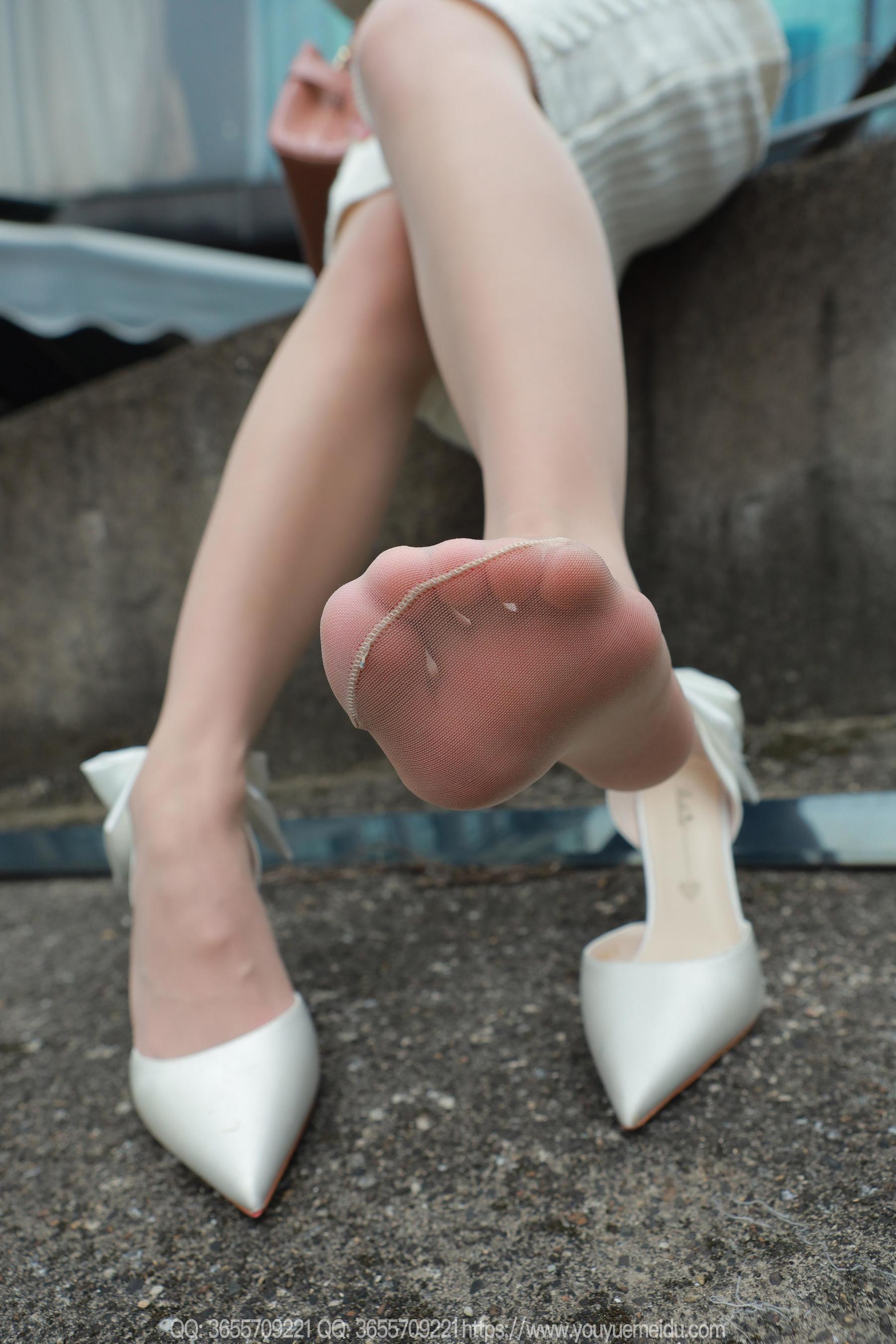 IESS异思趣向 - 模特： 兔兔 《高开衩包臀裙》/(88P)