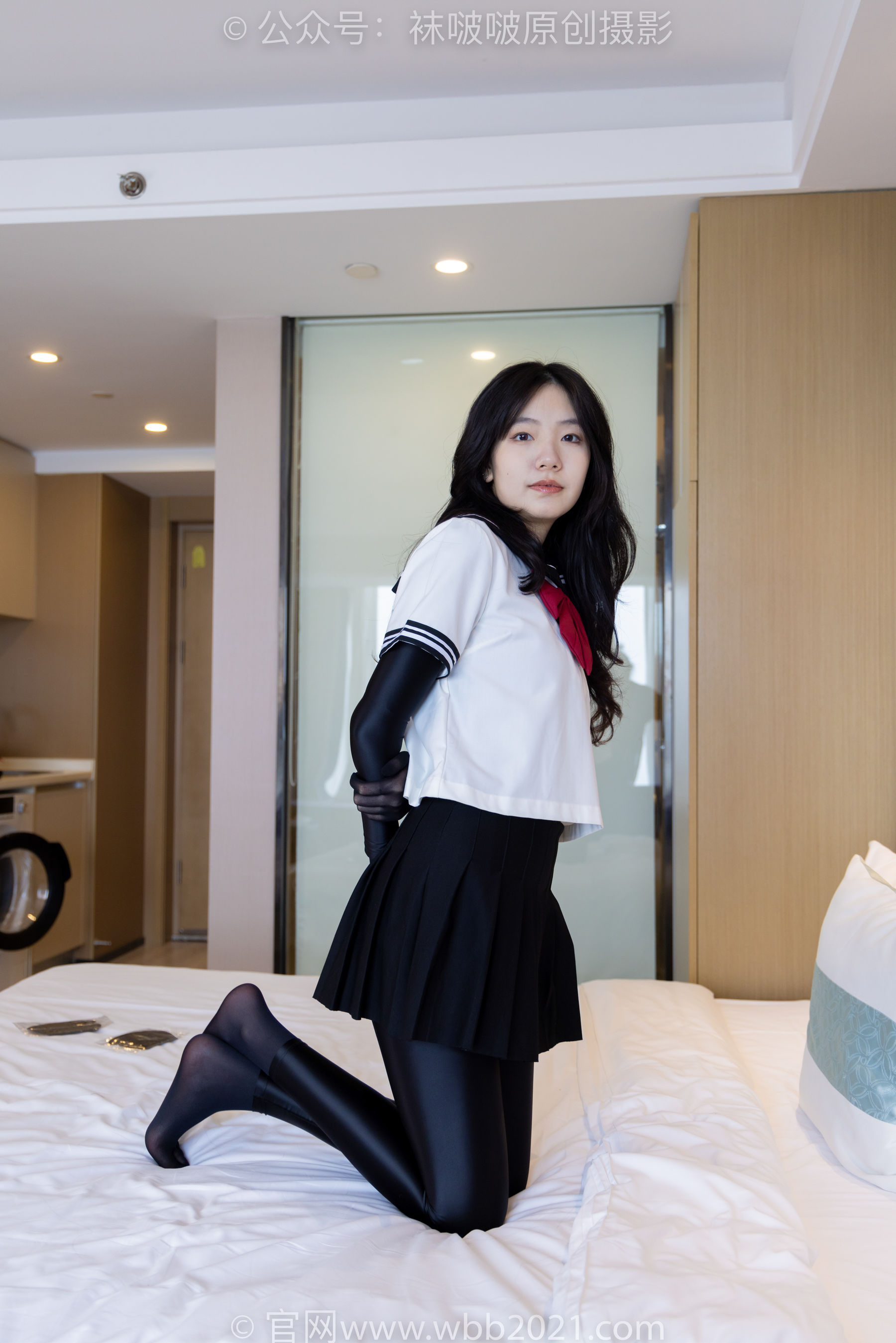 BoBoSocks袜啵啵 No.513 小甜豆 帆布鞋、白棉袜、厚黑丝五指袜、黑丝手套/(140P)