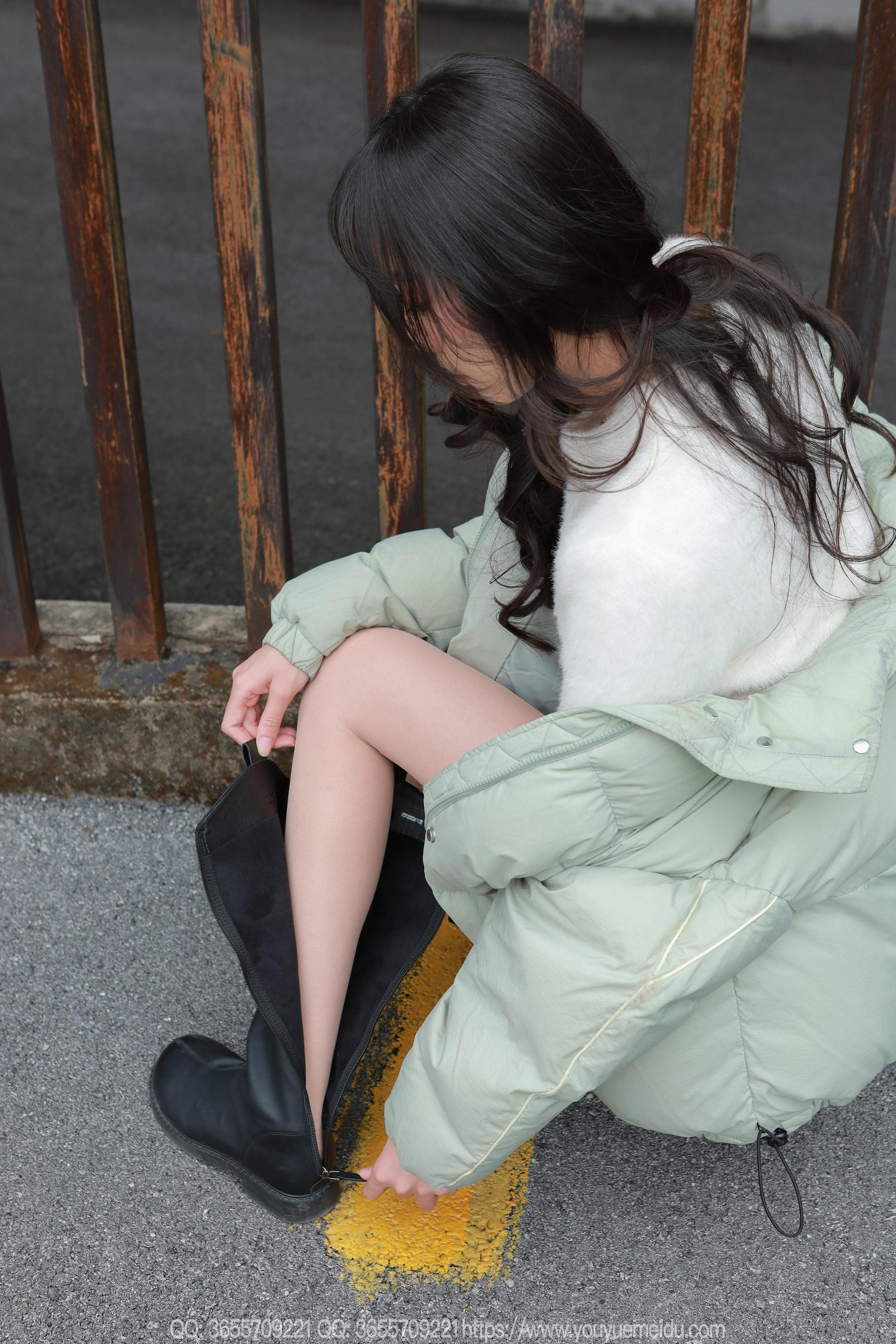 IESS异思趣向 - 模特： 团团 《长靴包臀裙（上）》/(88P)