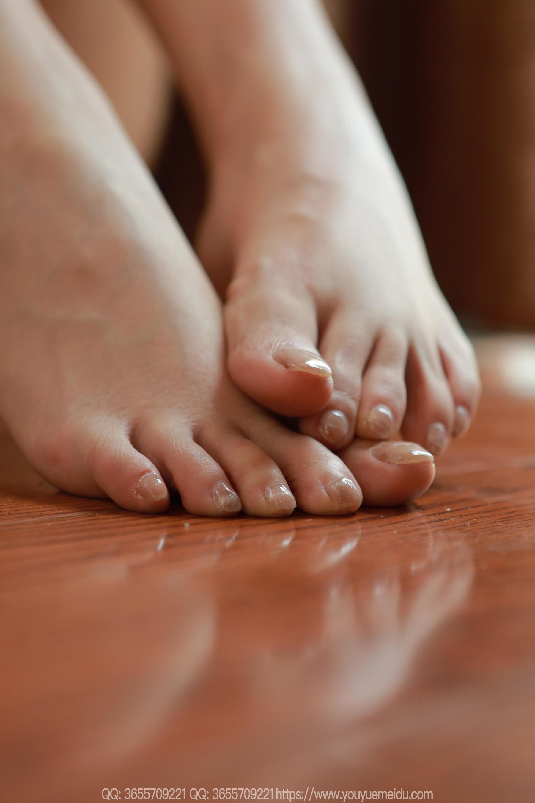 IESS异思趣向 - 模特： 婉萍 《一丝不挂》/(94P)