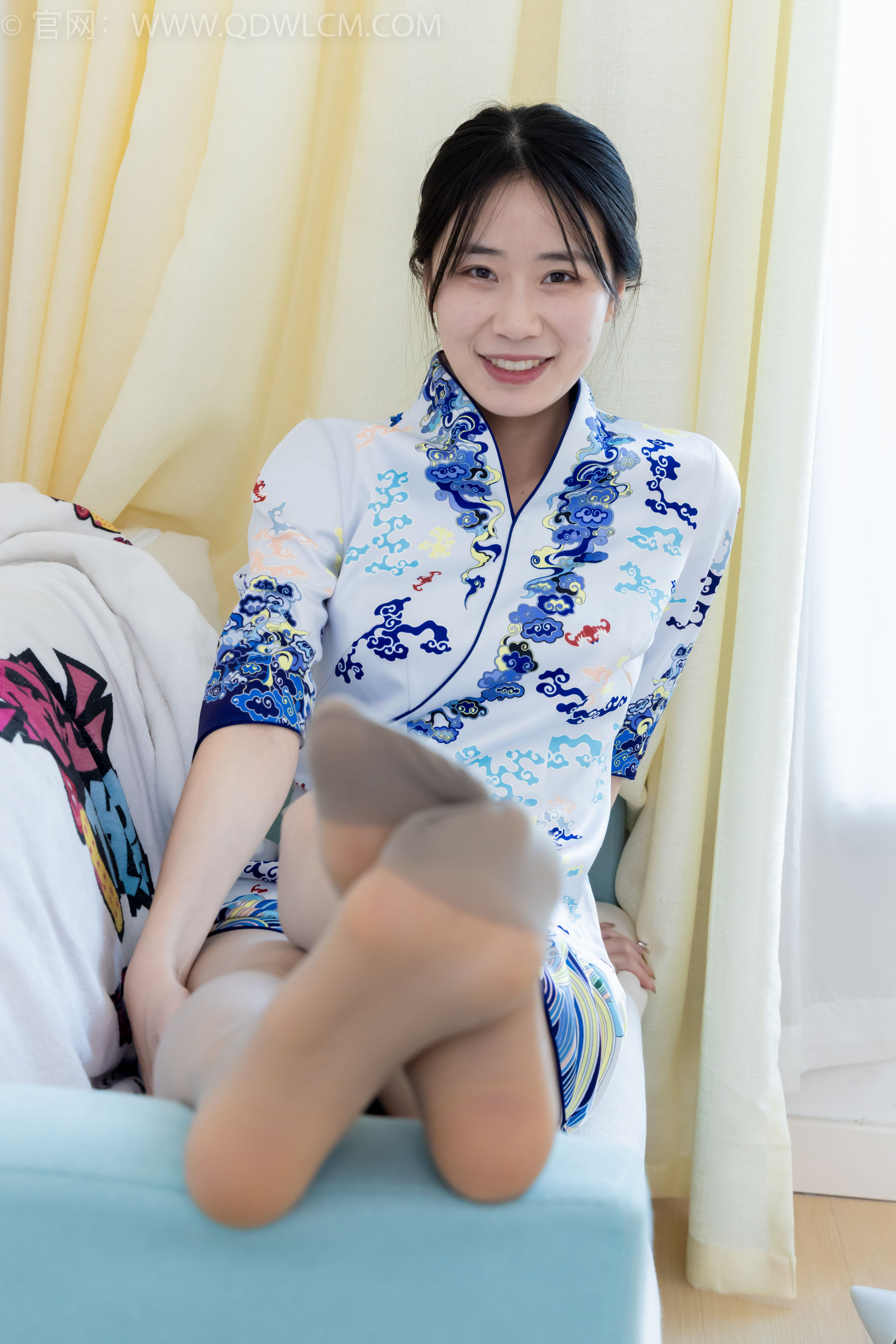 物恋传媒 No.2284 菜菜 - 高跟鞋、薄灰丝、盖被子睡觉剧情/(159P)