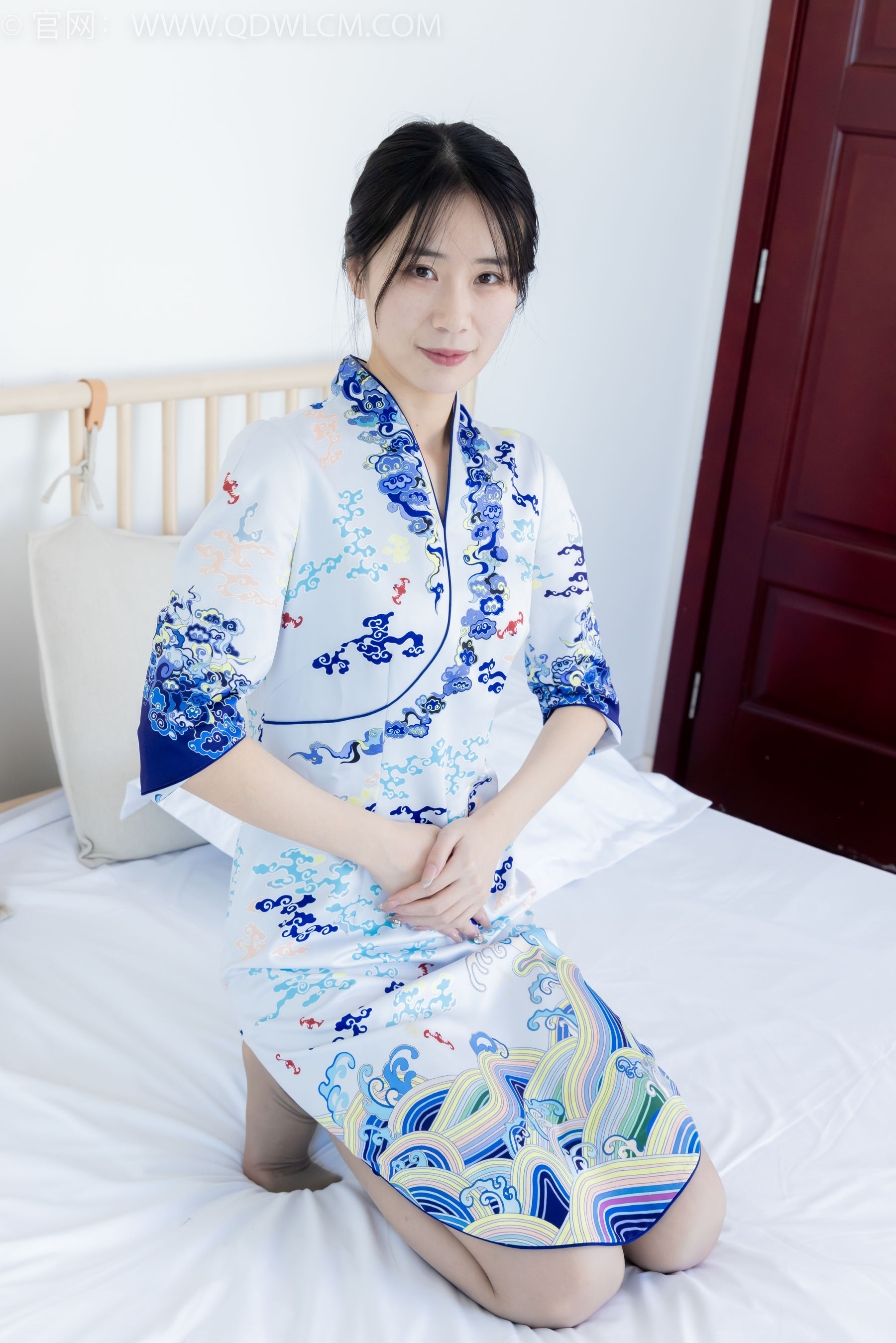 物恋传媒 No.2284 菜菜 - 高跟鞋、薄灰丝、盖被子睡觉剧情/(159P)