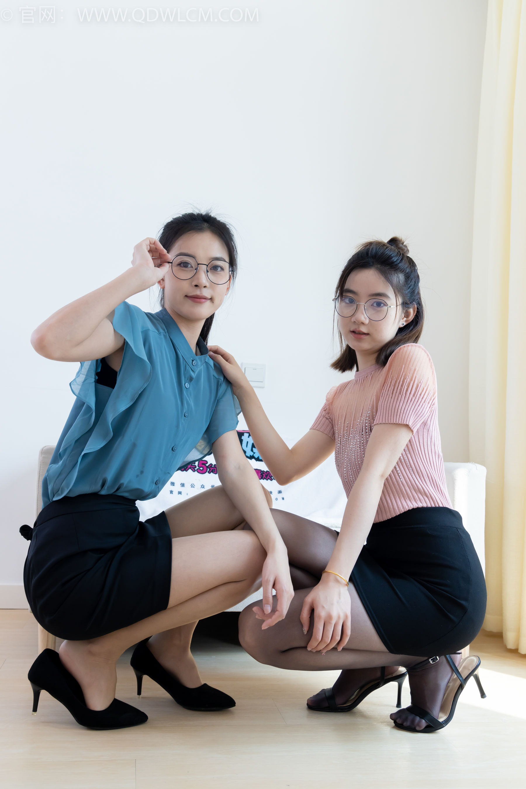 物恋传媒 No.2285 茯苓&欢欢 - 高跟鞋、高跟凉鞋、油亮薄肉丝/(168P)