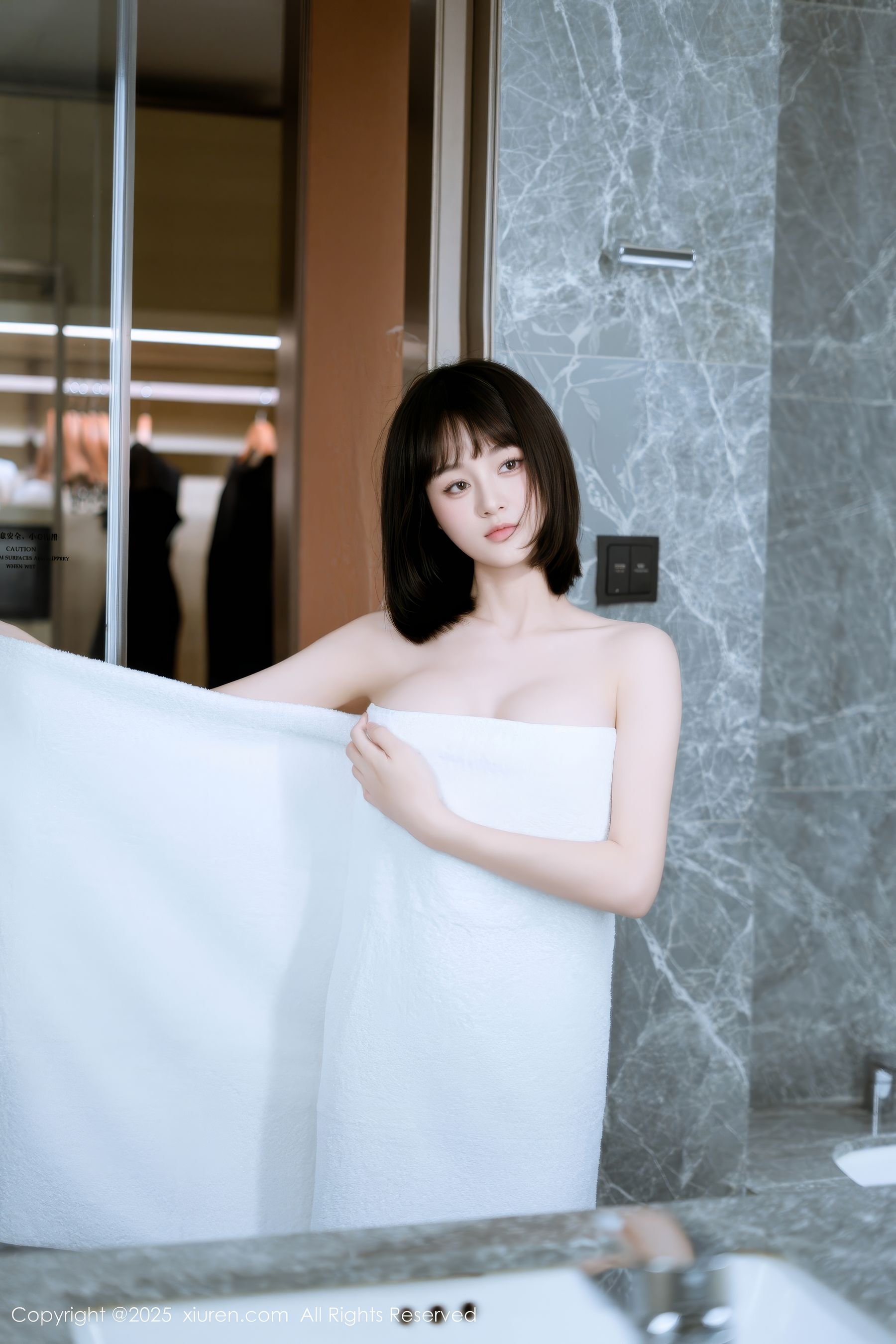 [秀人XiuRen] 2025.03.06 No.9972 涵涵Luna/(74P)