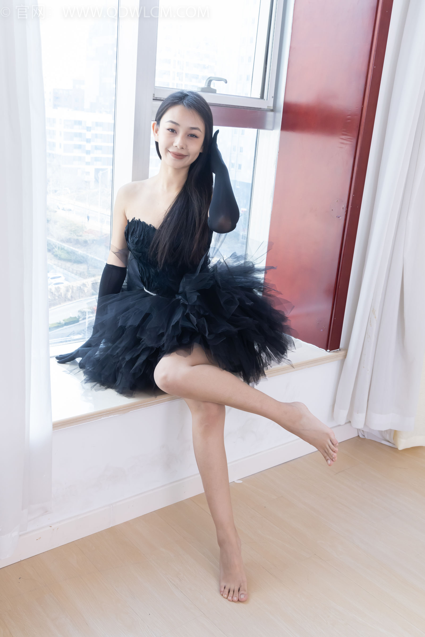 物恋传媒 No.2287 岚岚 - 高跟鞋、黑色网袜、裸足/(220P)